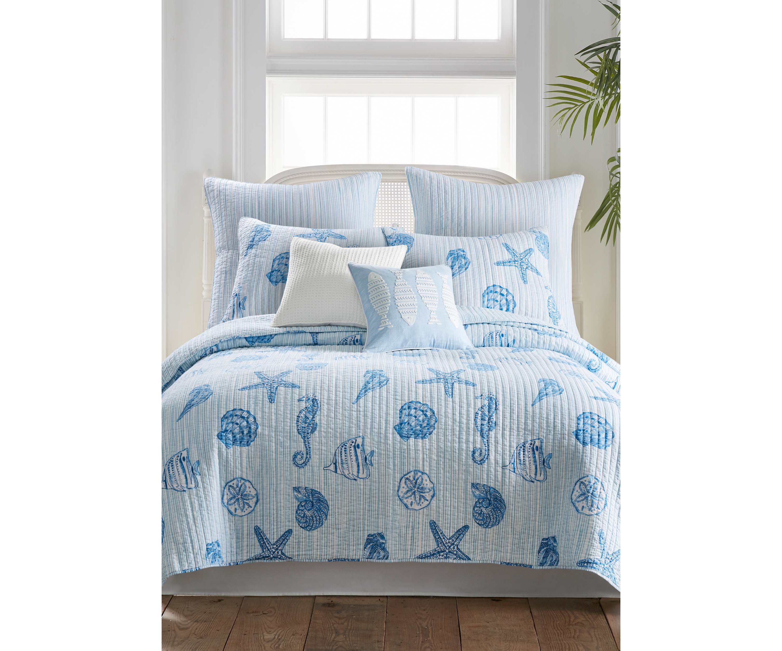 Sandy Cove Quilt Set