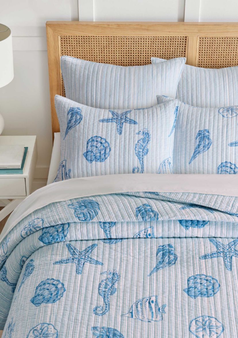 Sandy Cove Quilt Set