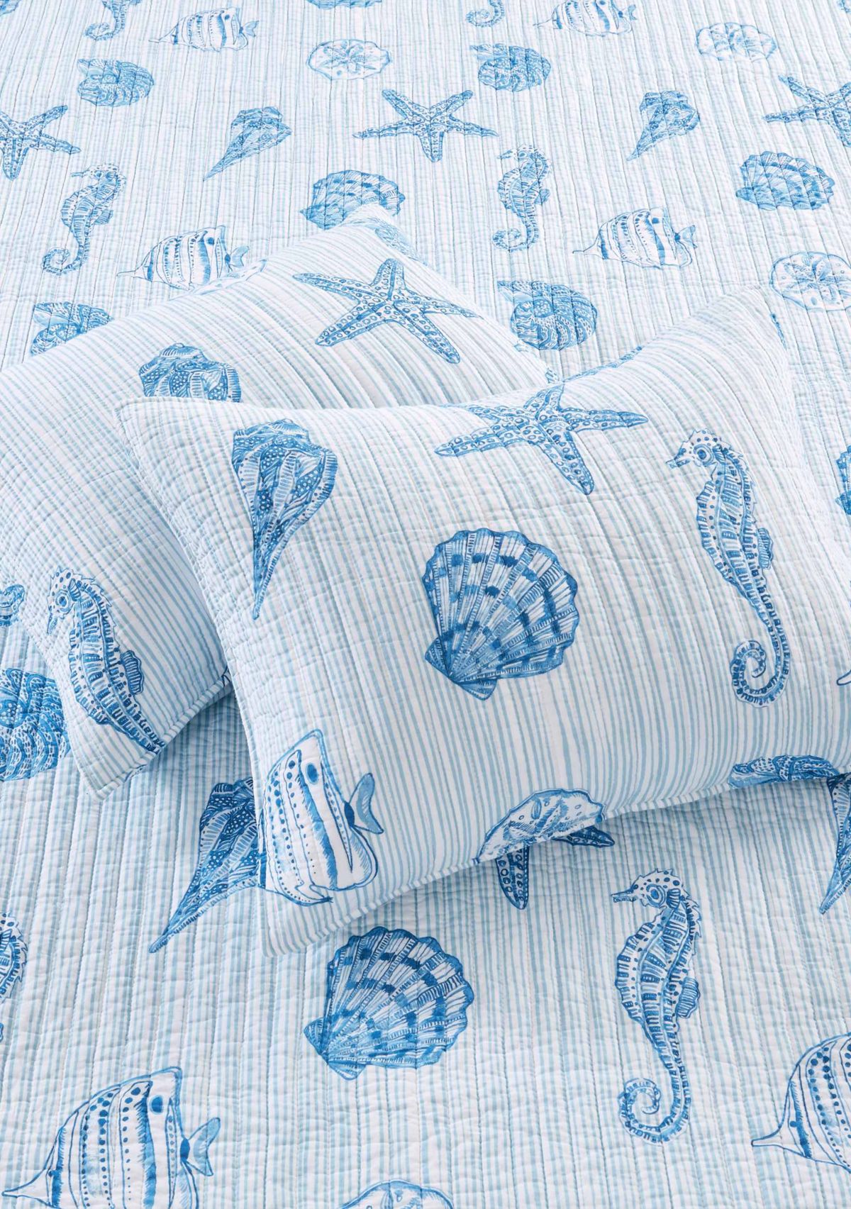 Sandy Cove Quilt Set
