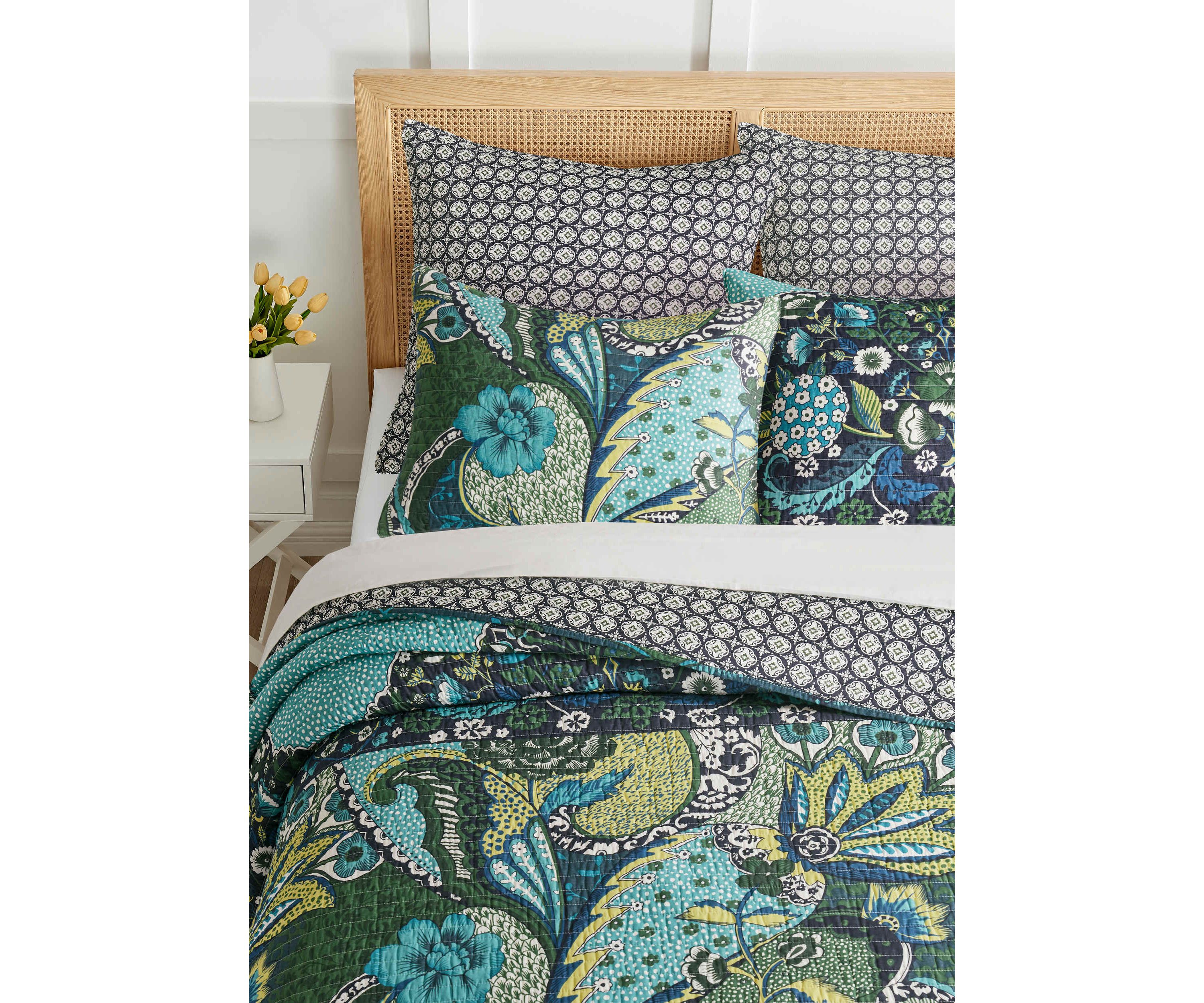 Jules Blue Quilt Set