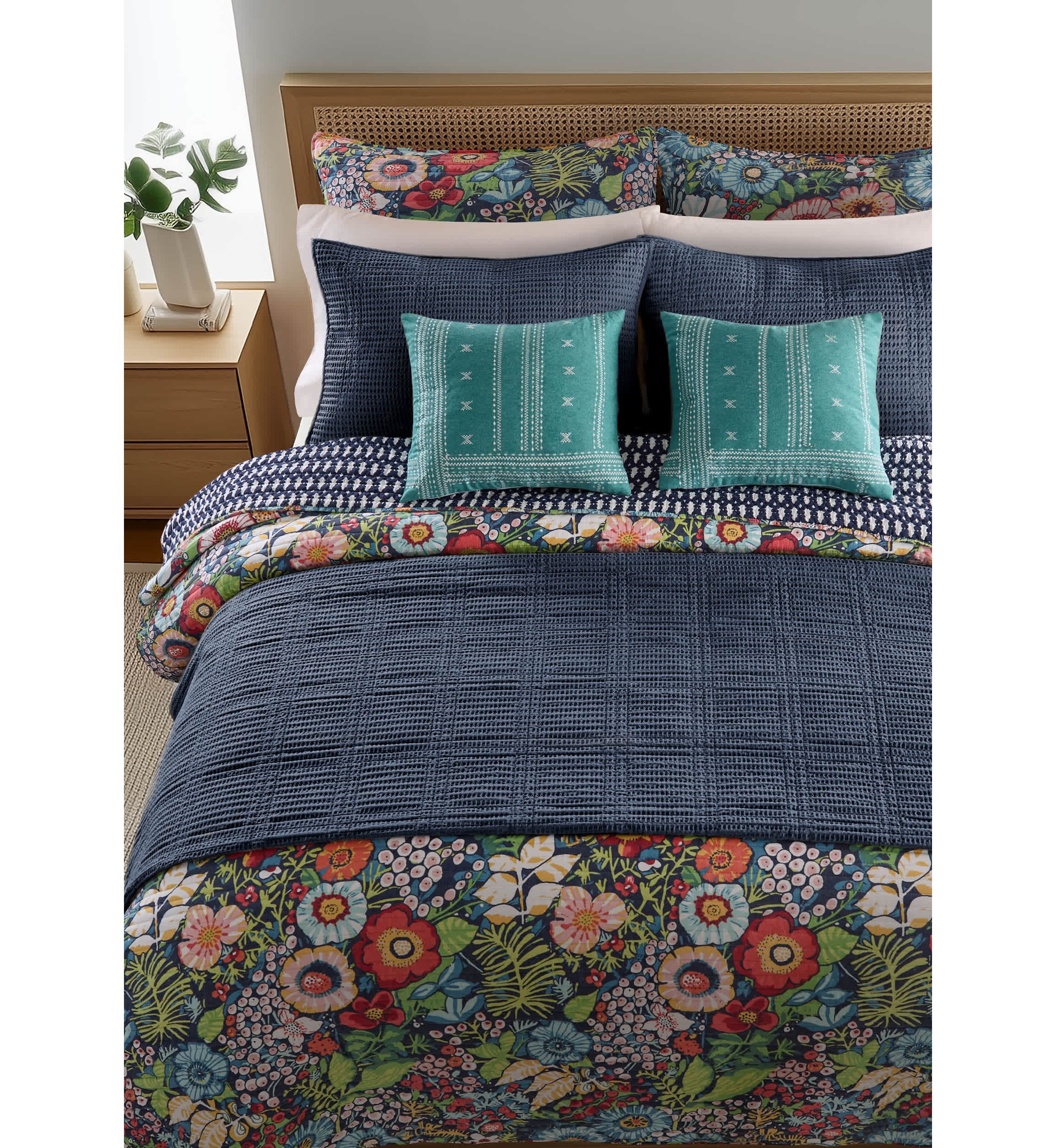 Night Garden Quilt Set