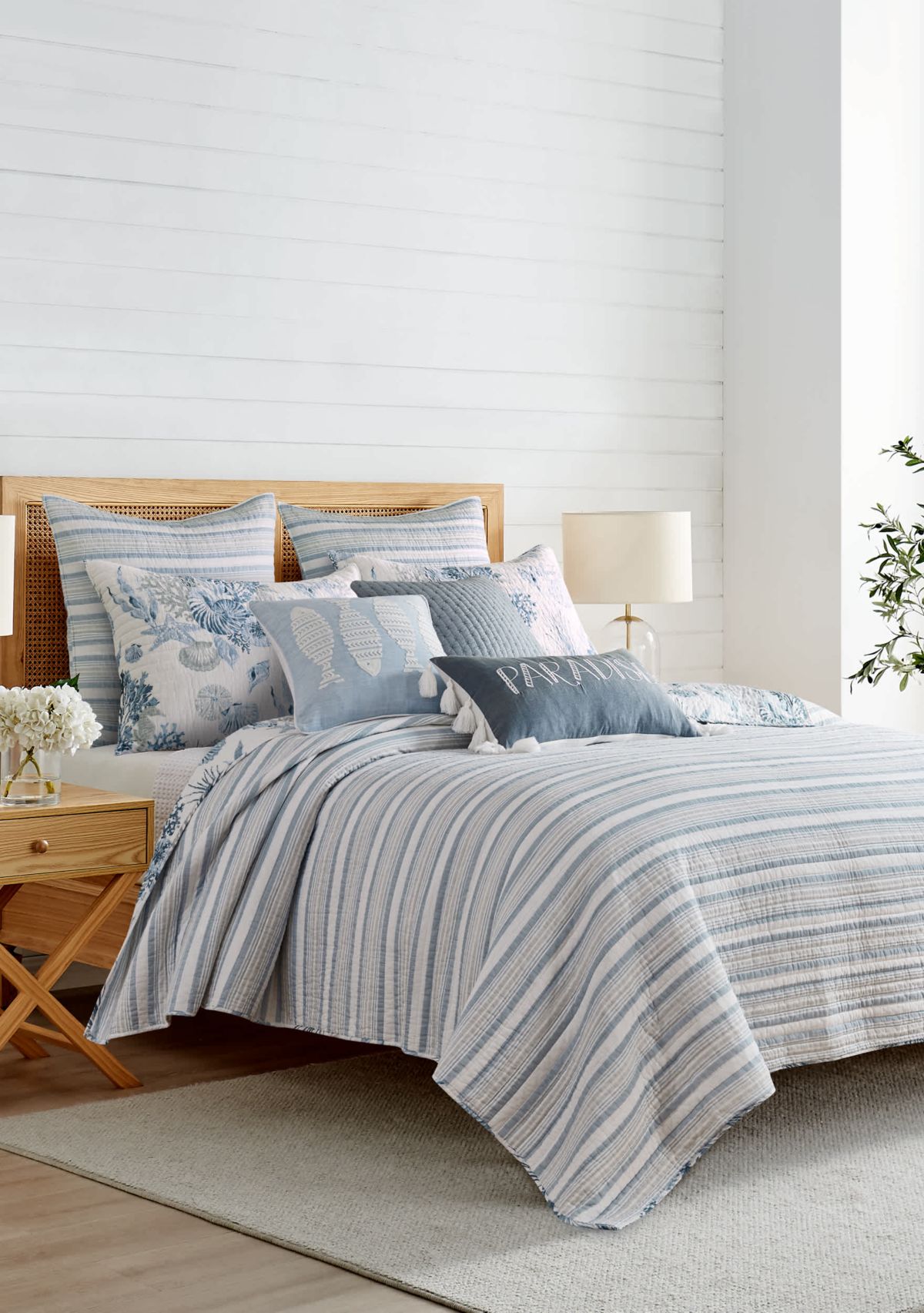 Coral Landing Quilt Set