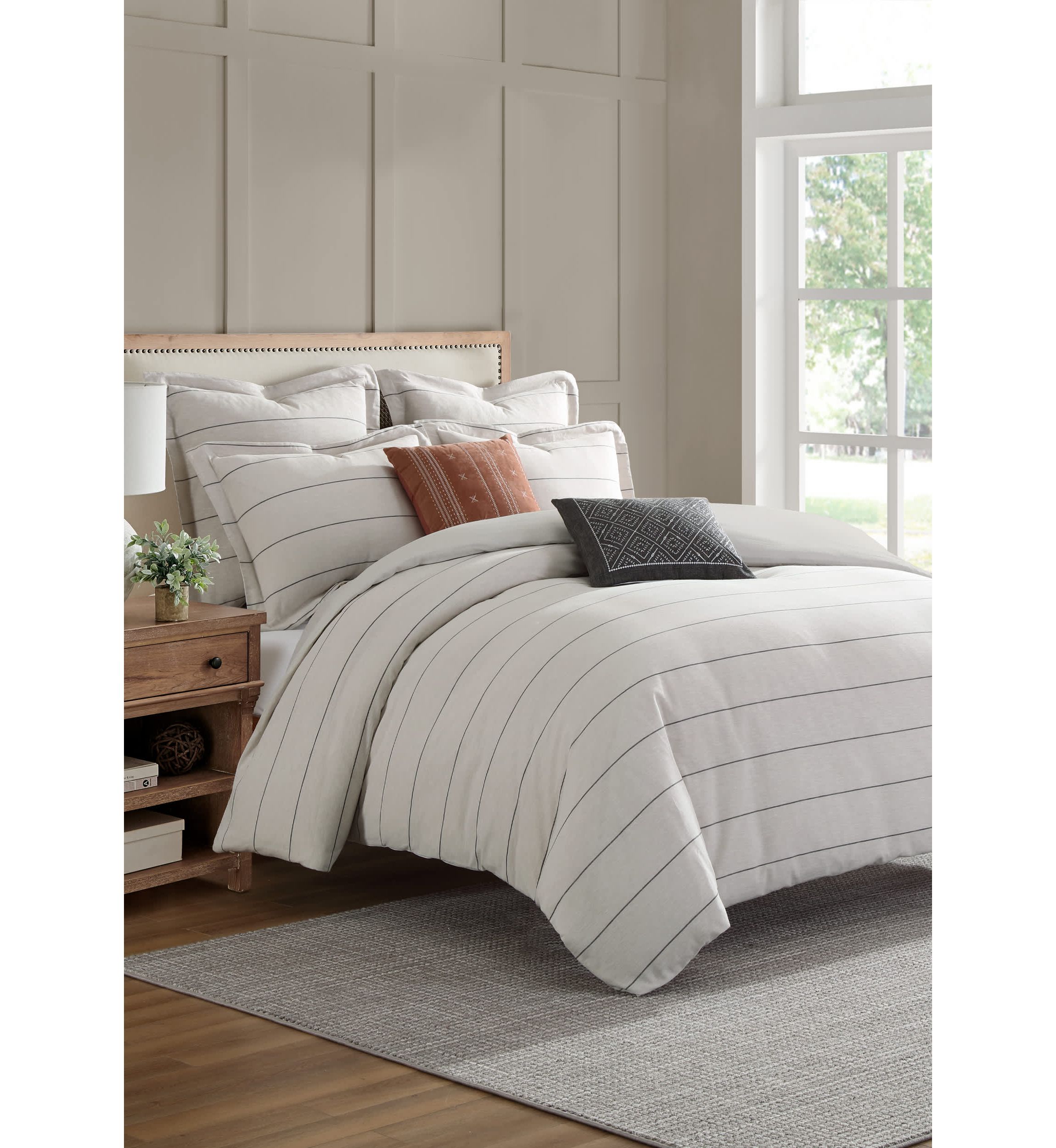 Leo Stripe Black 2pc Comforter Set