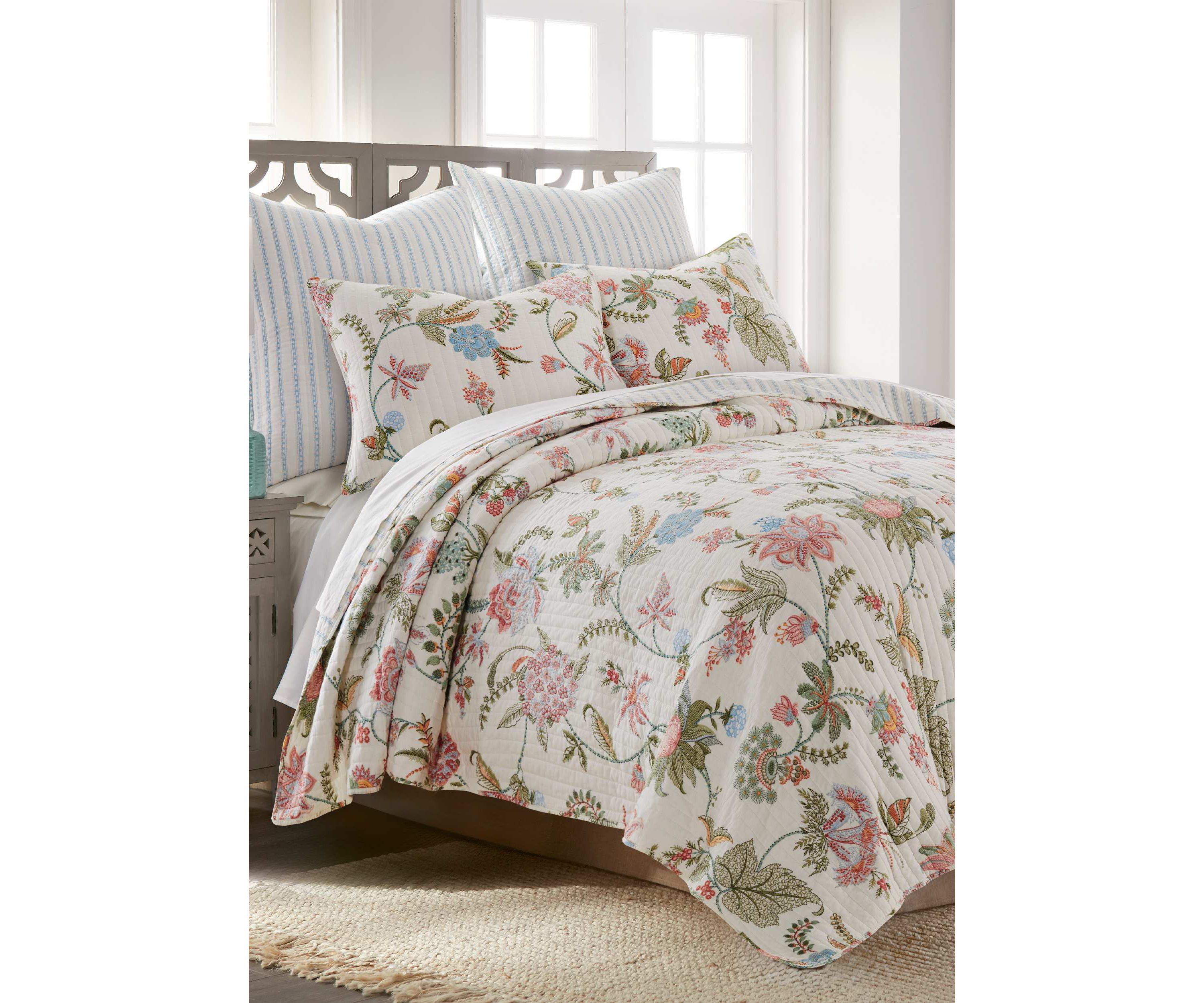 Chantae Quilt Set