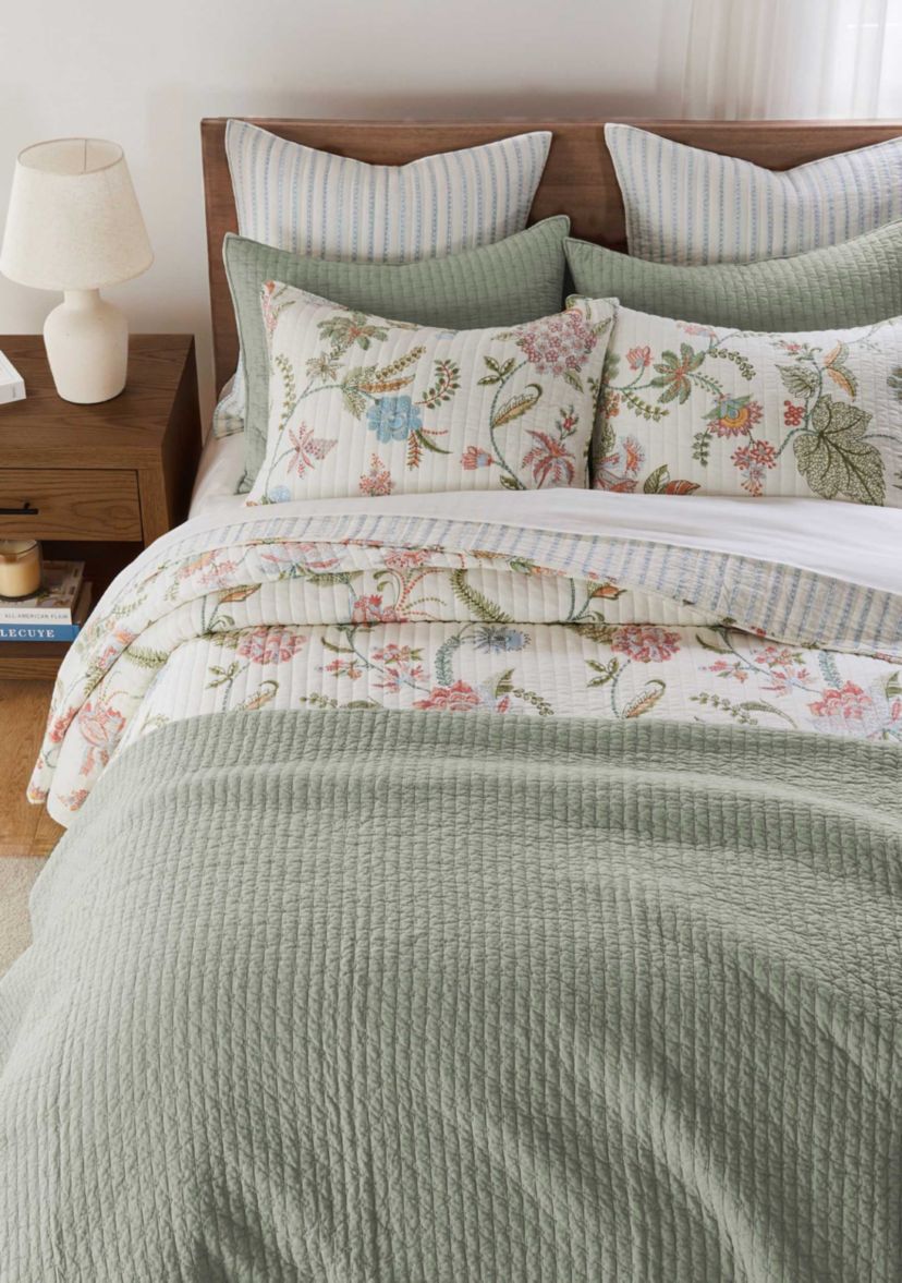 Chantae Quilt Set