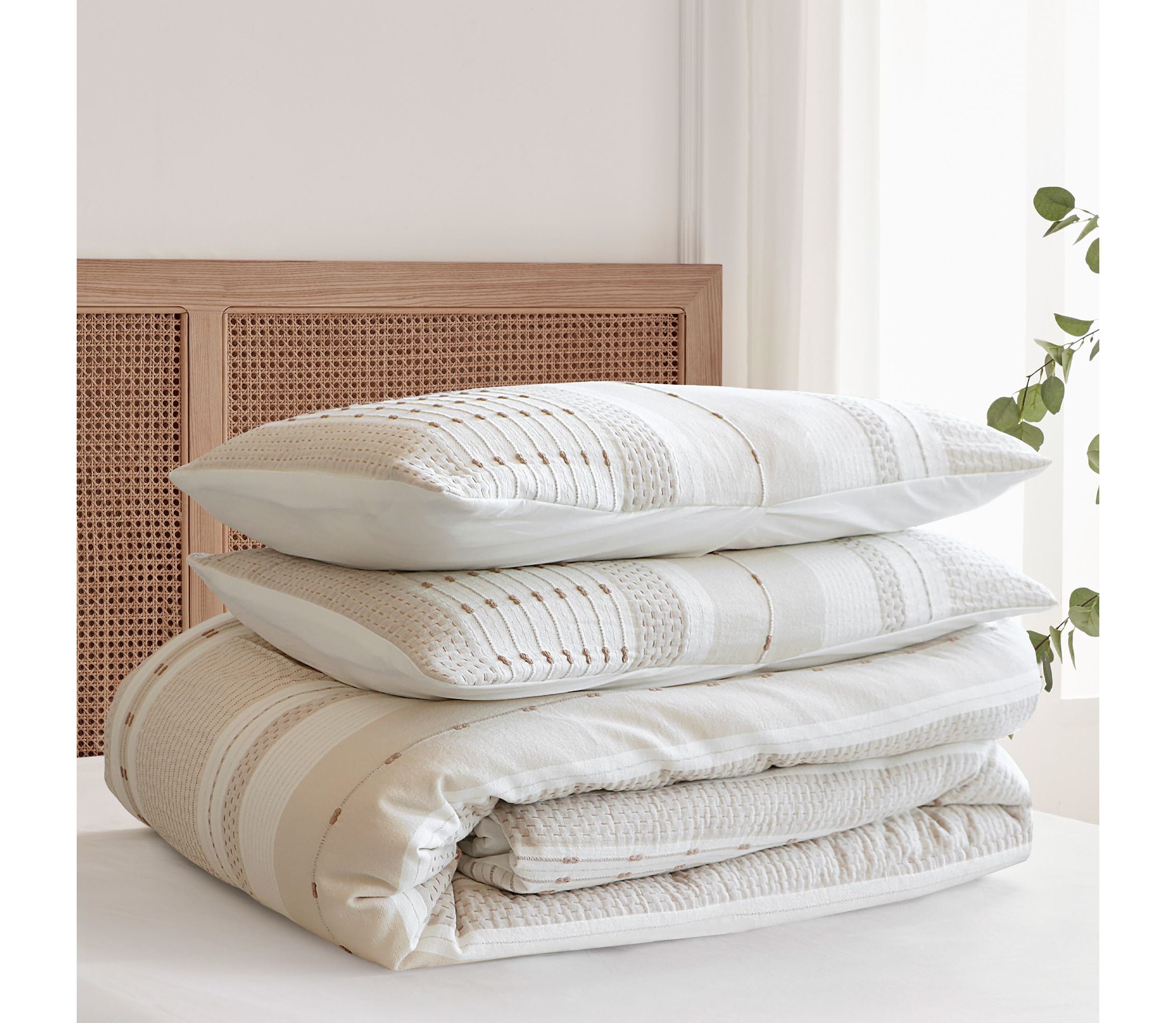 Pickford Beige Queen 3pc Comforter Set
