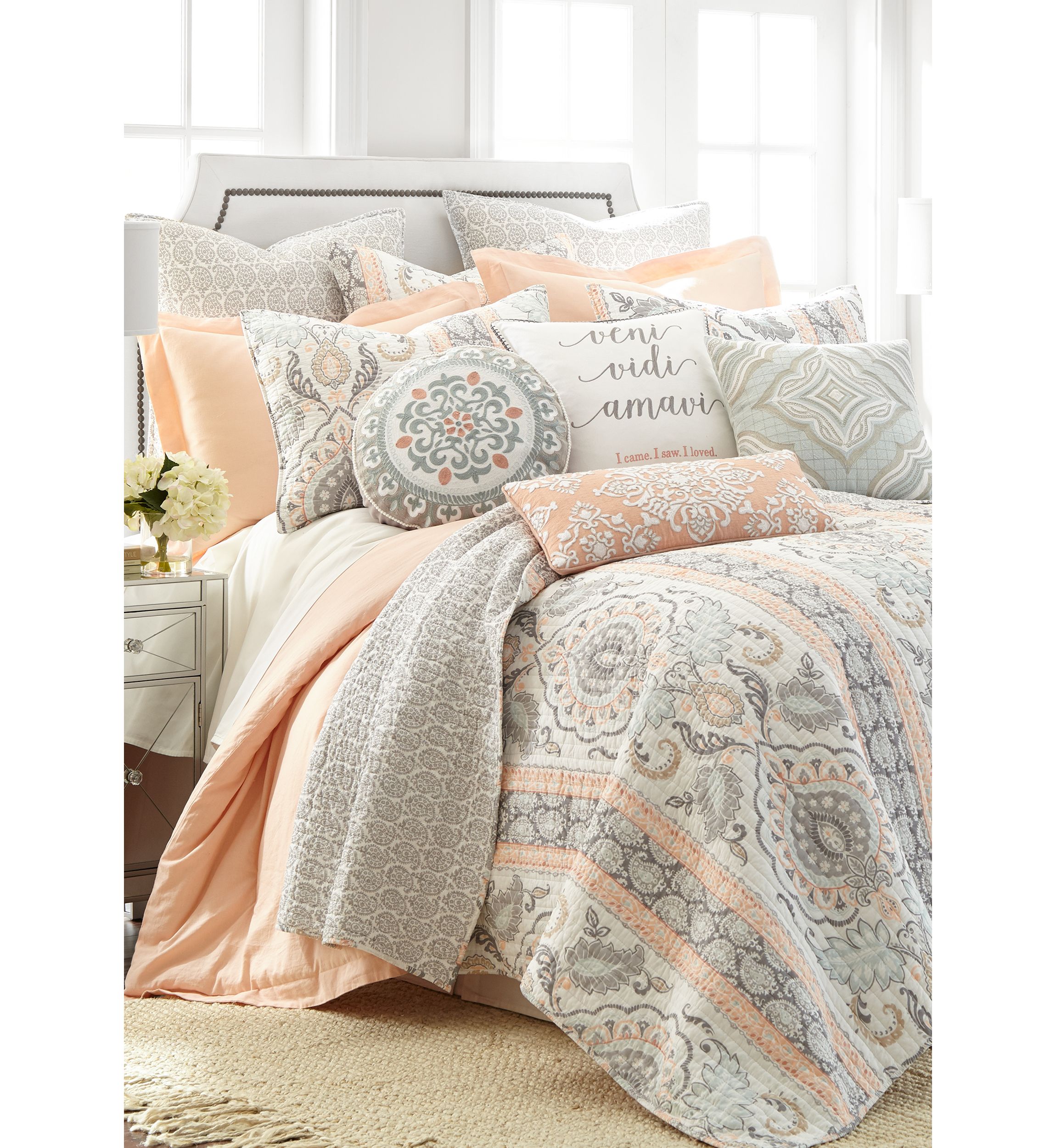 Darcy Reversible Quilt Set