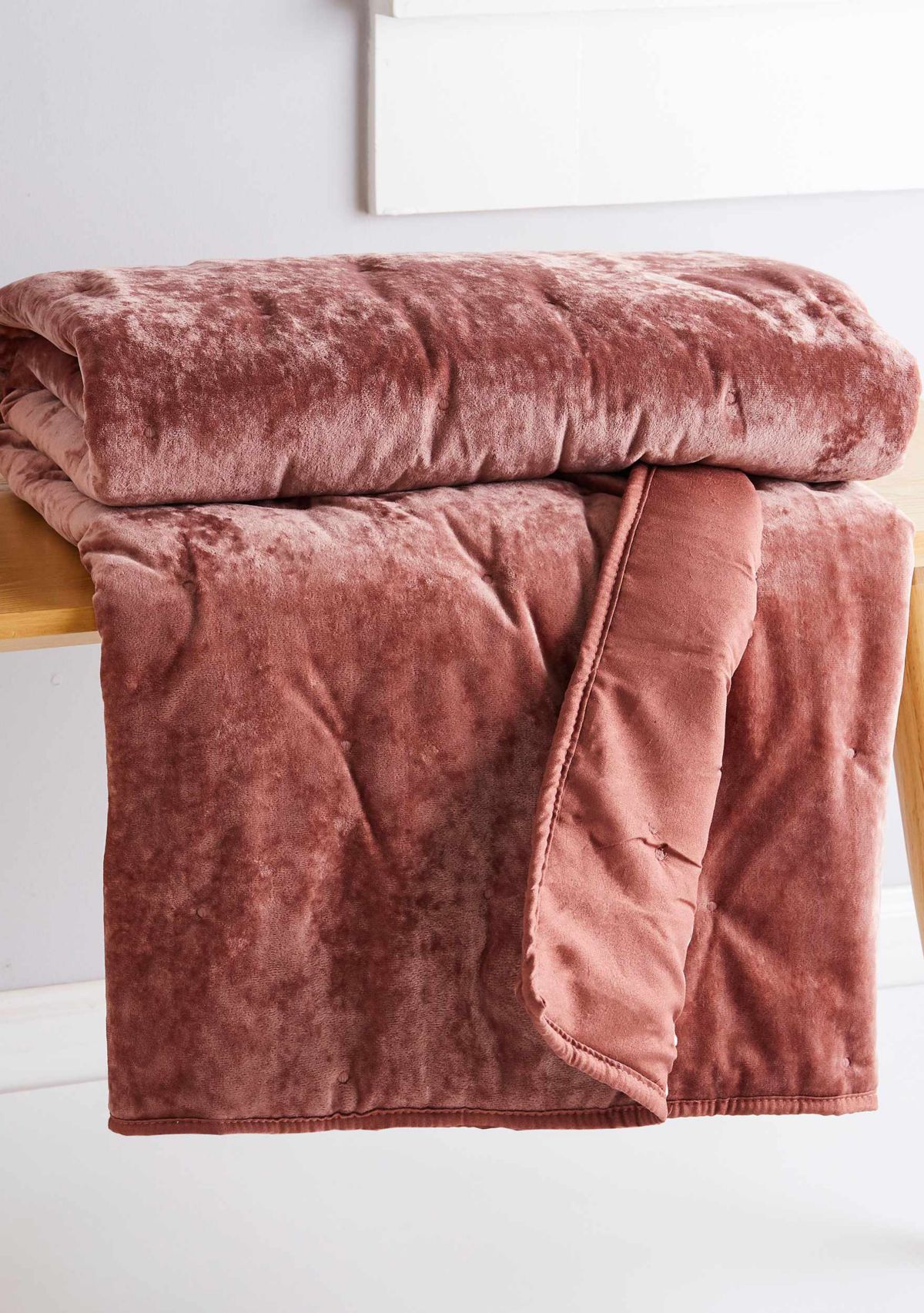 BH Abruzzi Velvet Spice Quilted Throw