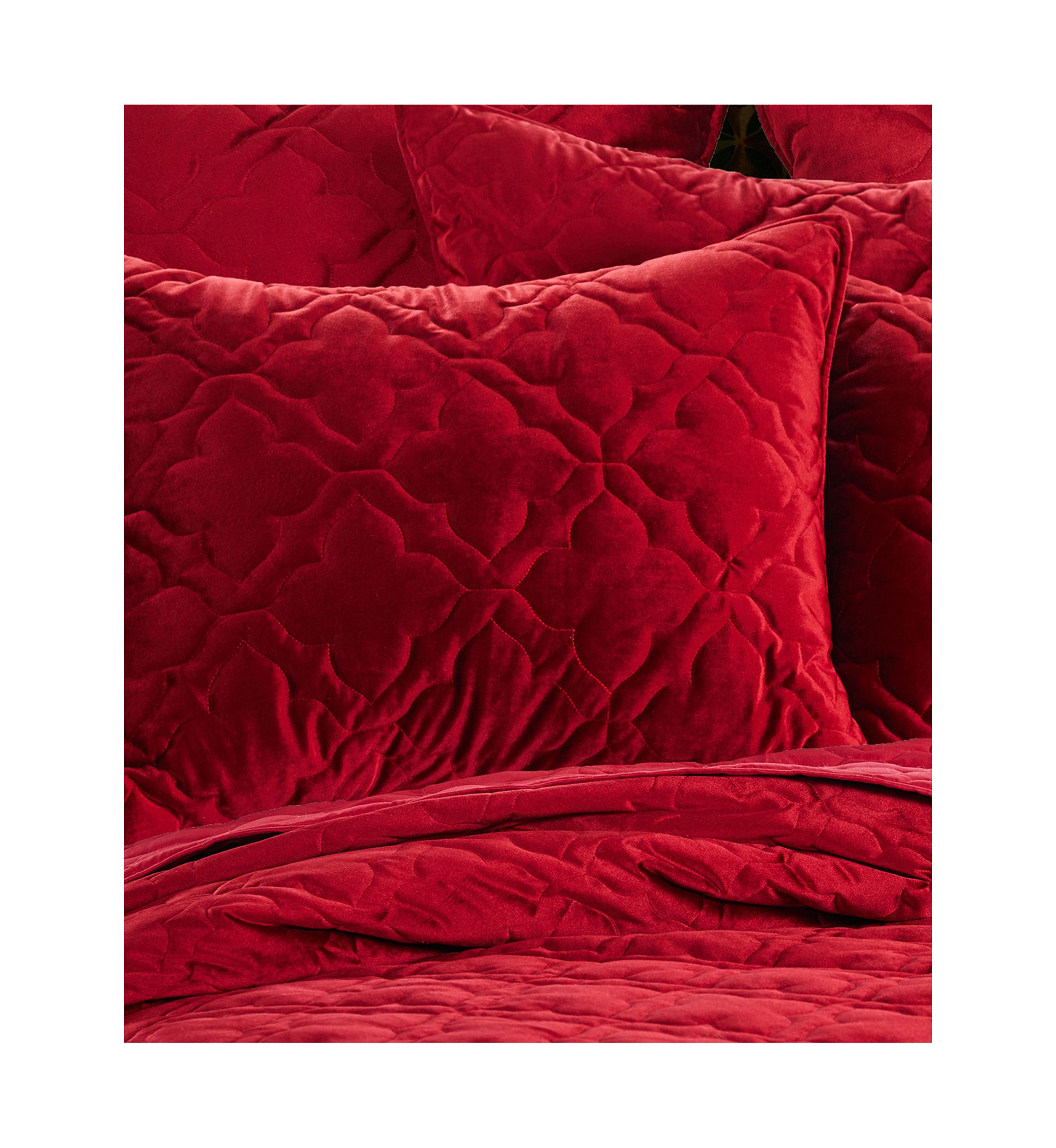 BH Caserta Velvet Quilt