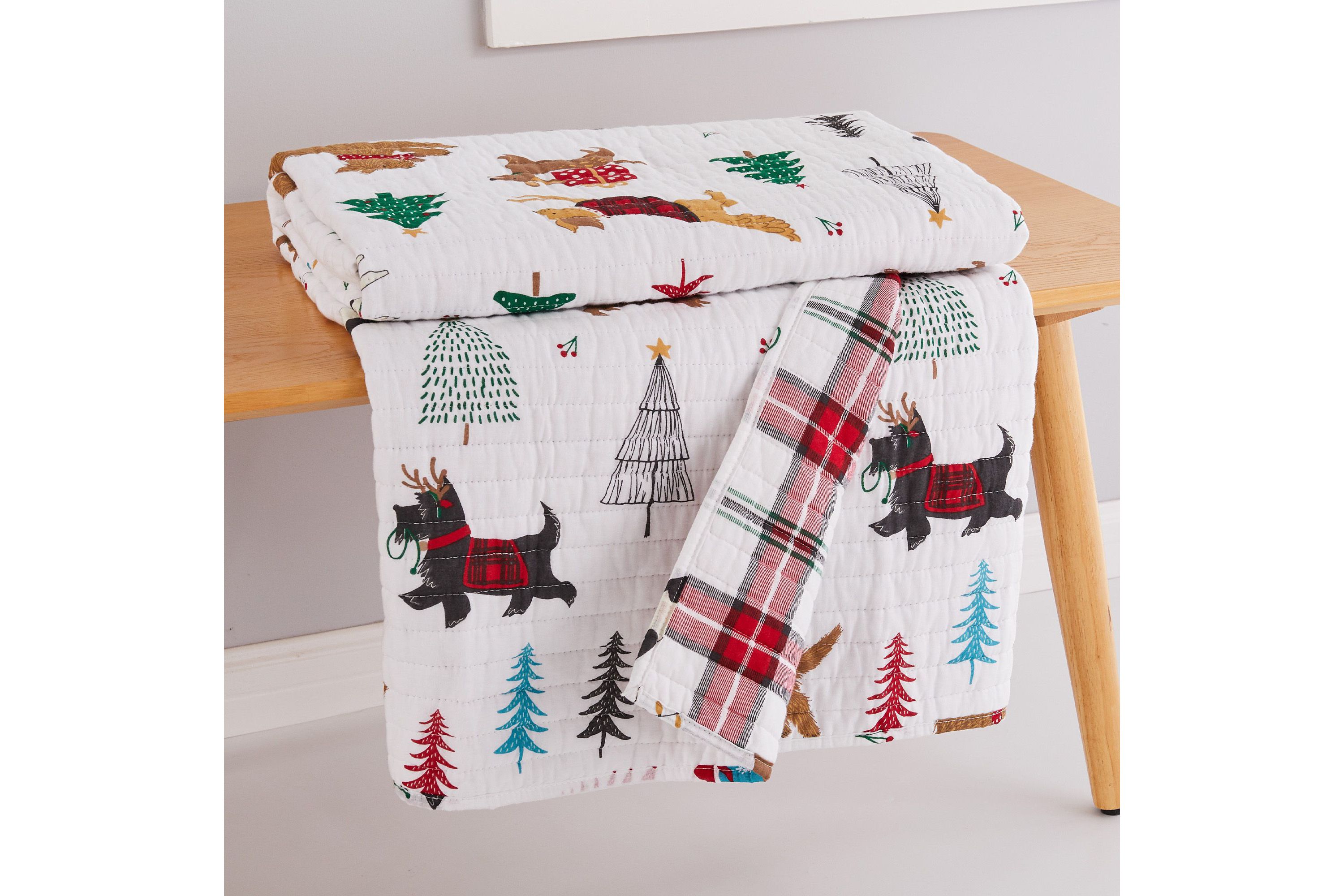 Jingle Paws Quilted Throw
