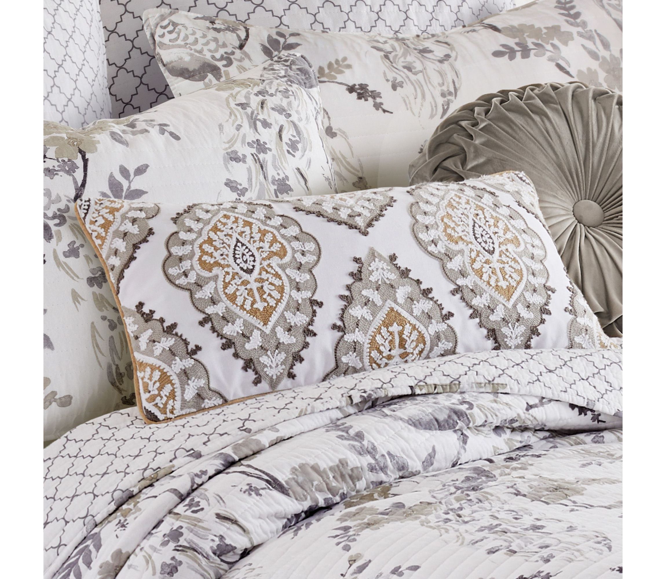 Pisa Embroidered Pillow