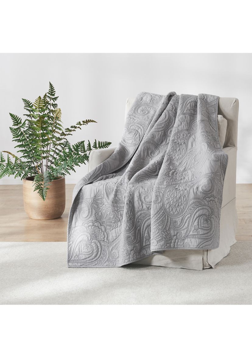 Perla Gray Quilted Throw