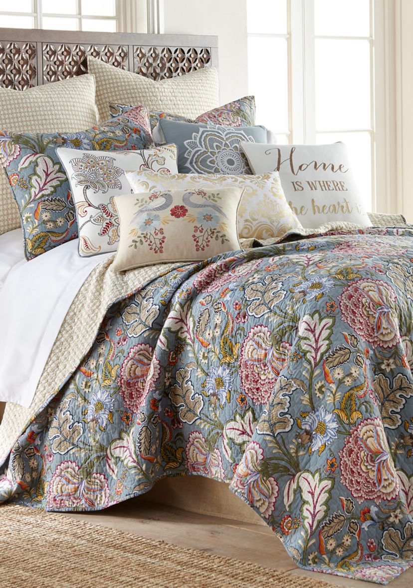  Angelina Linen Medallion Tassel Pillow