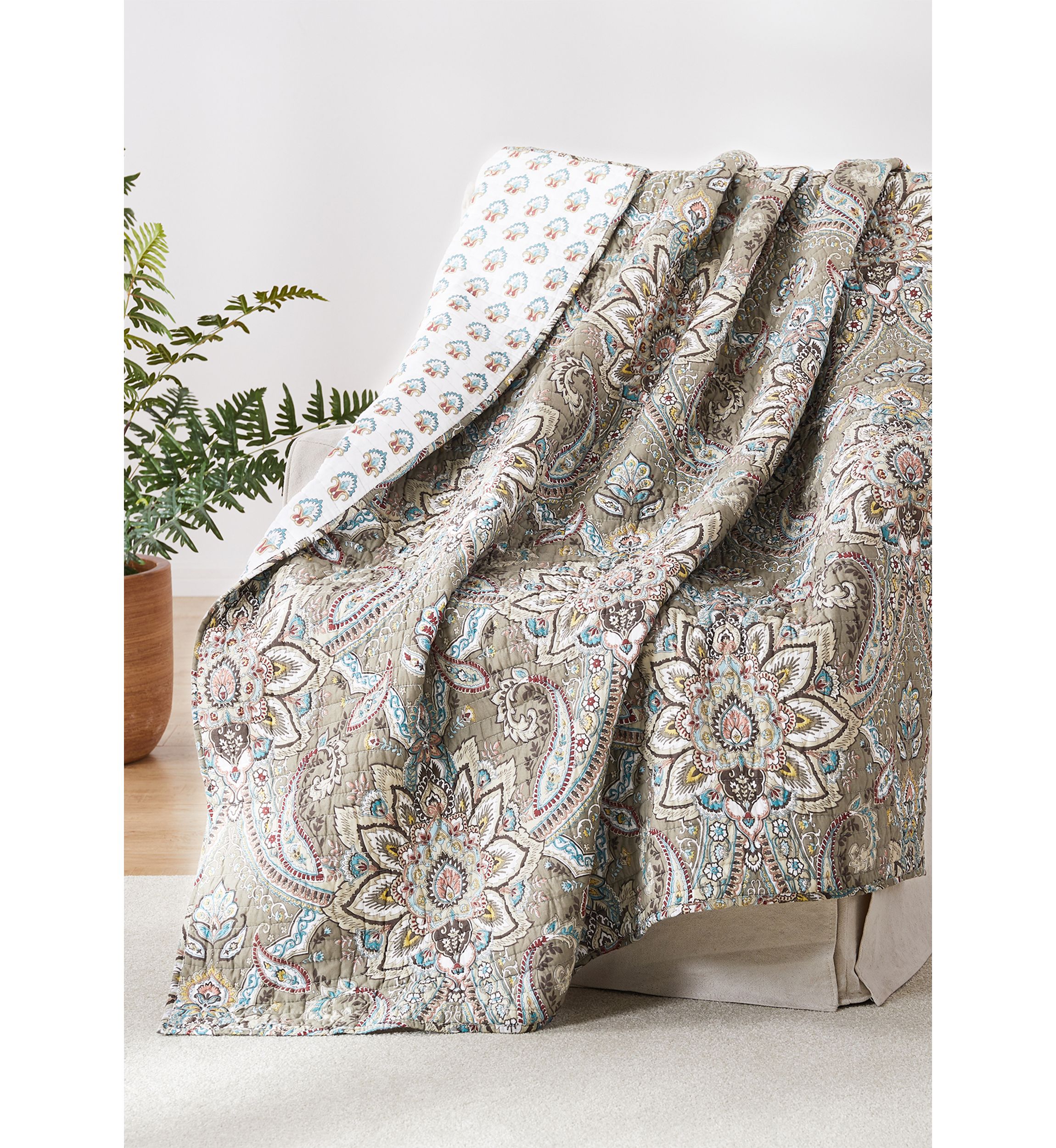 Kassandra Quilted Throw