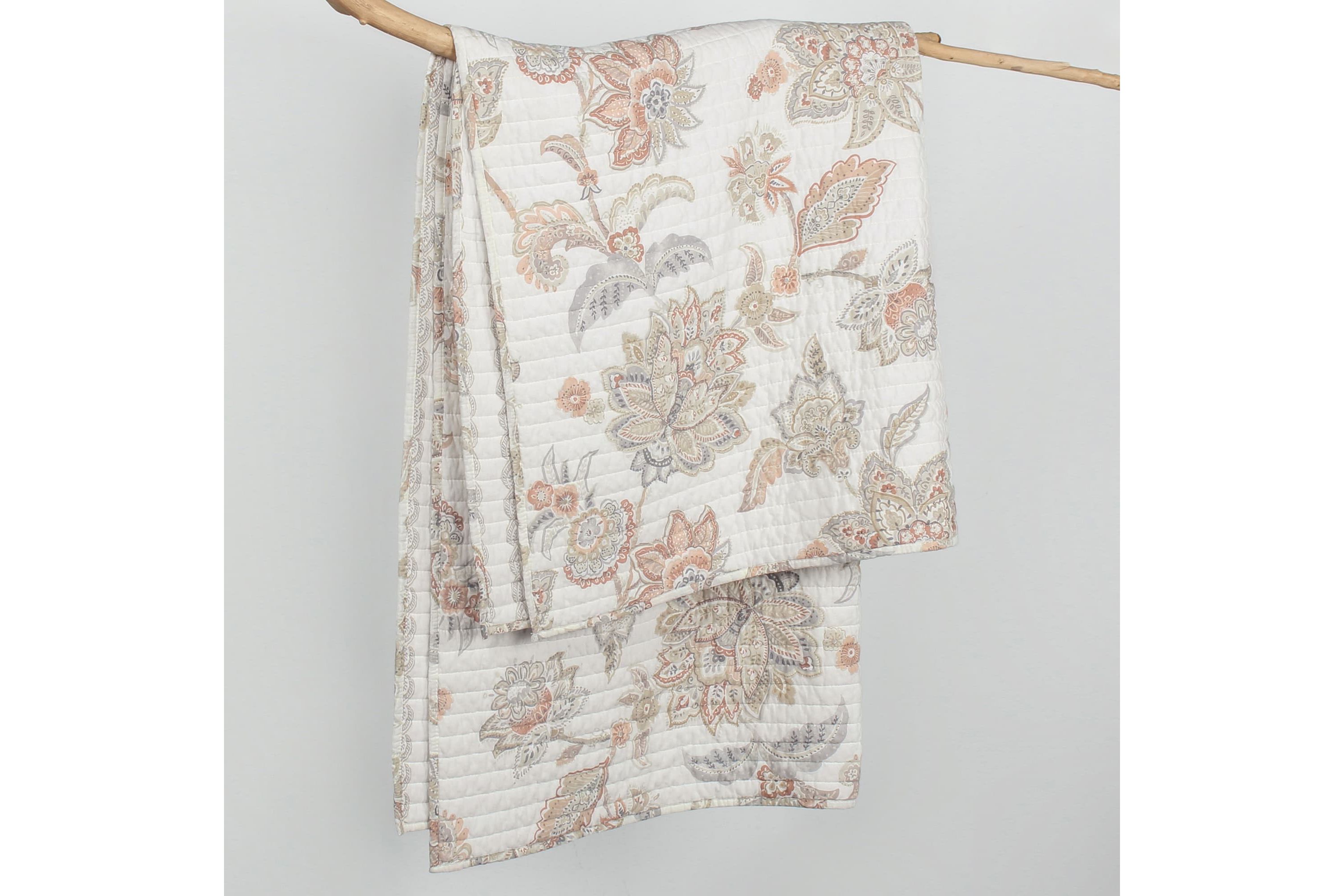 Selesta Quilted Throw