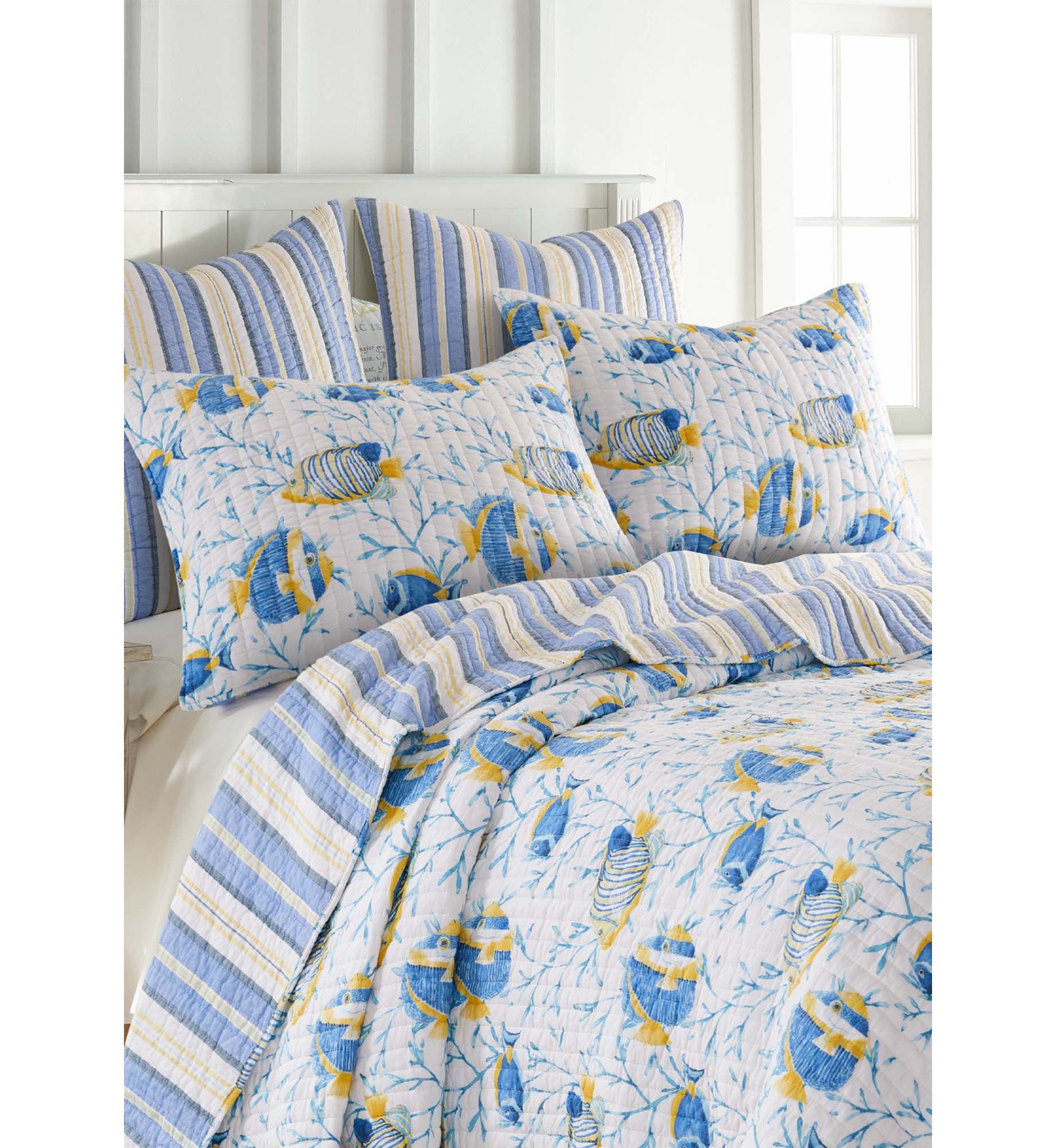 Tropical Sea Twin Quilt Set