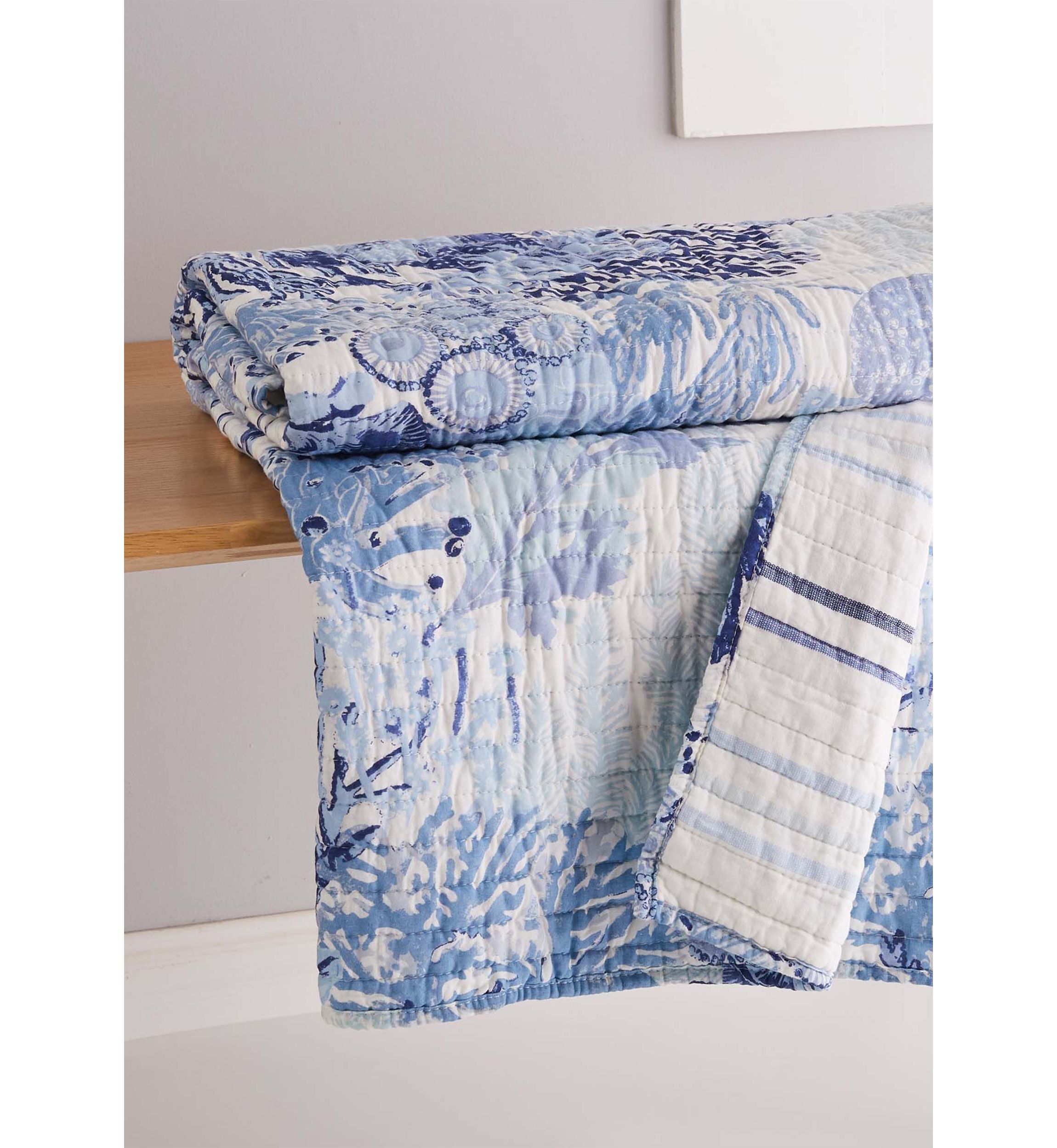 Reef Dream Quilted Throw