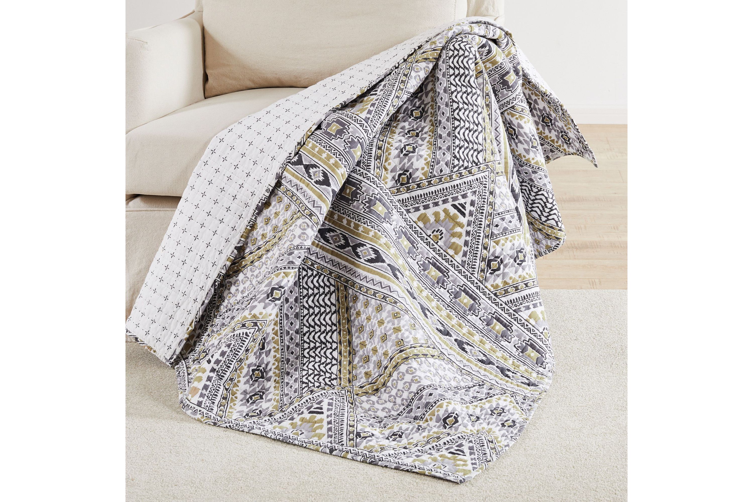 Etrada Quilted Throw