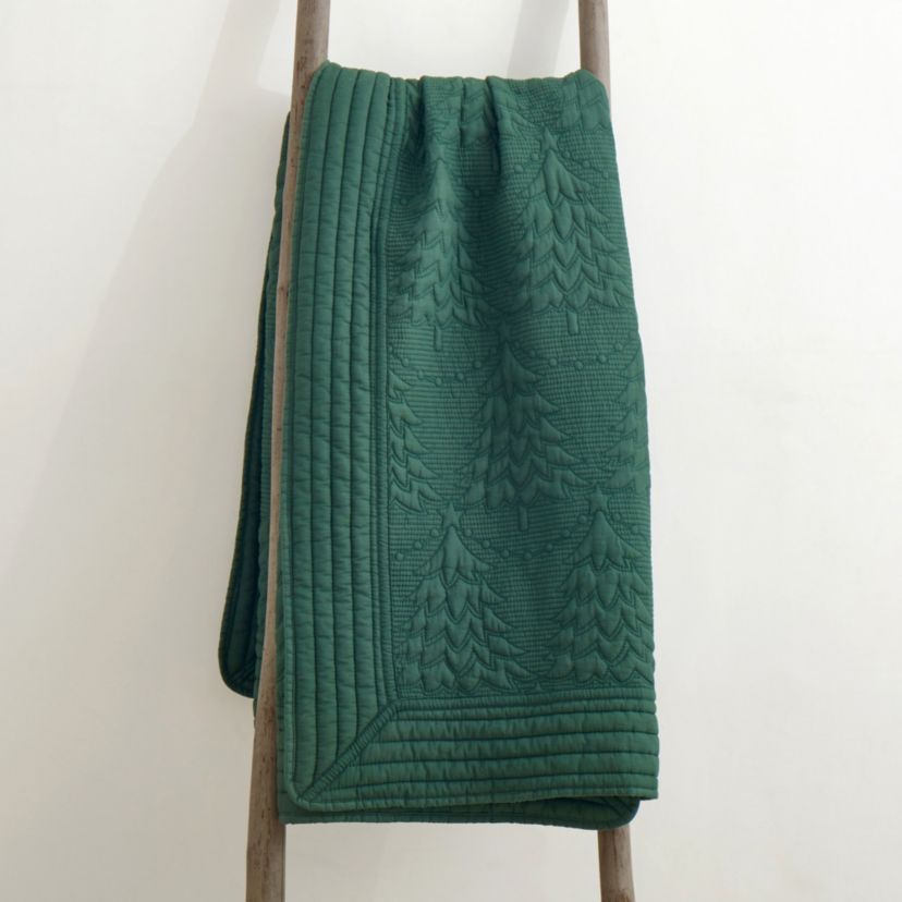 O Christmas Tree Green Quilted Throw
