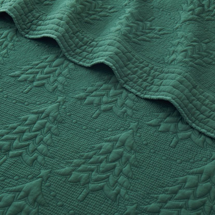 O Christmas Tree Green Quilted Throw