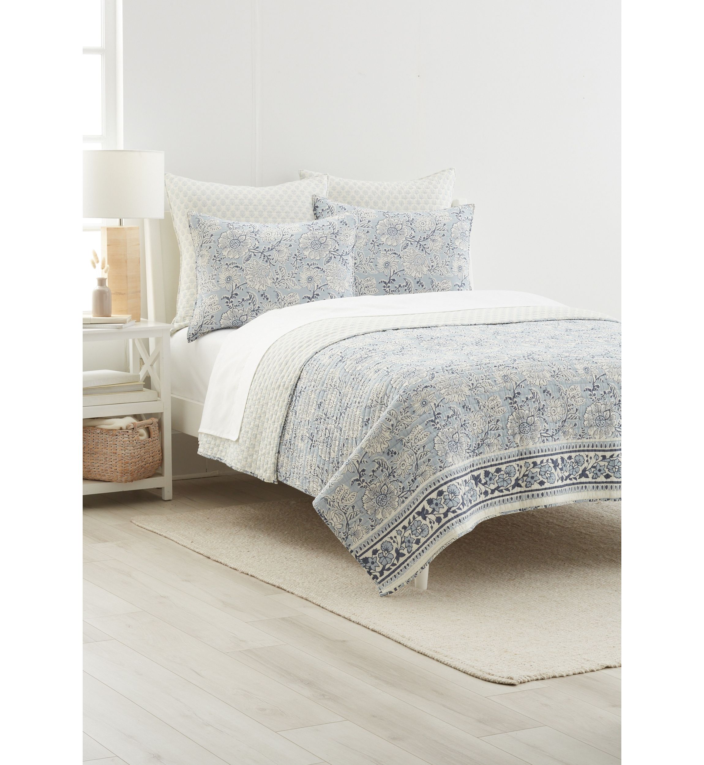 Ishani Quilt Set
