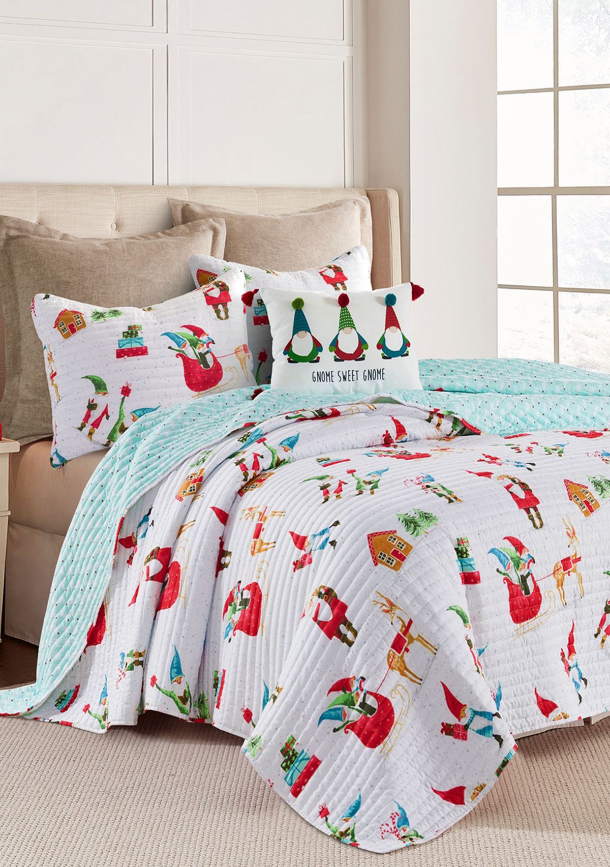 Gnome for the Holidays White Full/Queen Quilt