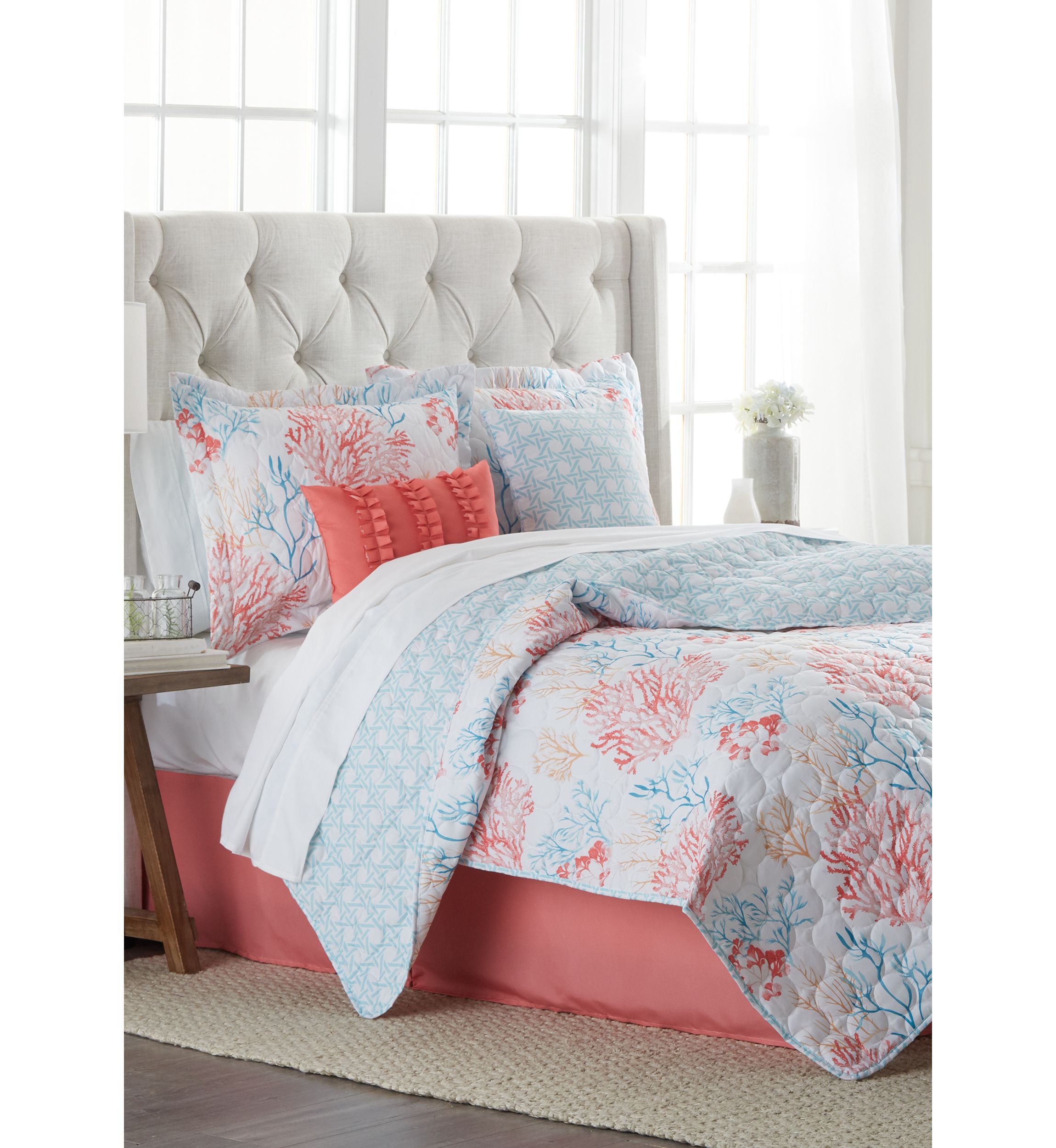 Coraland Quilt Set