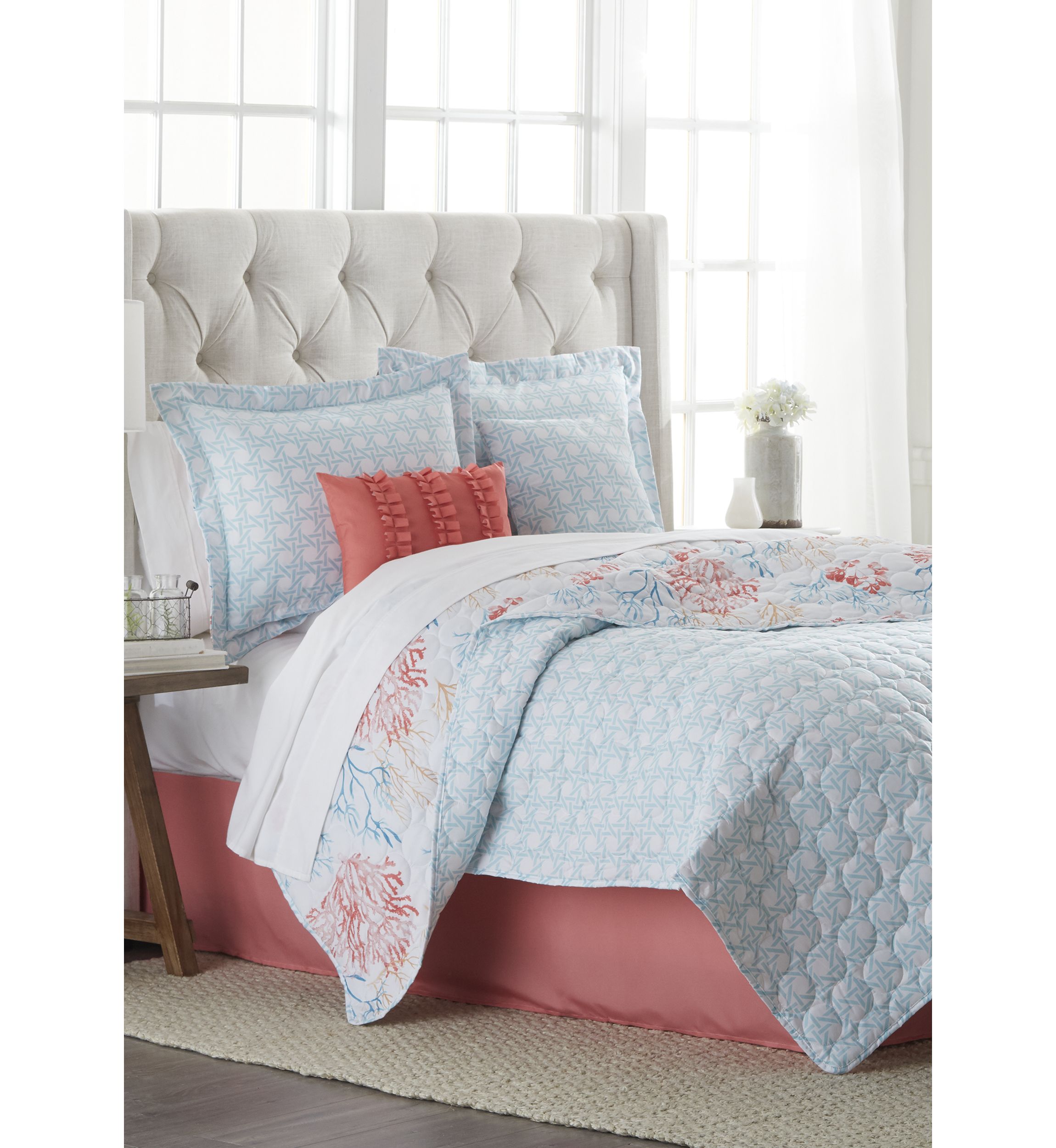Coraland Quilt Set