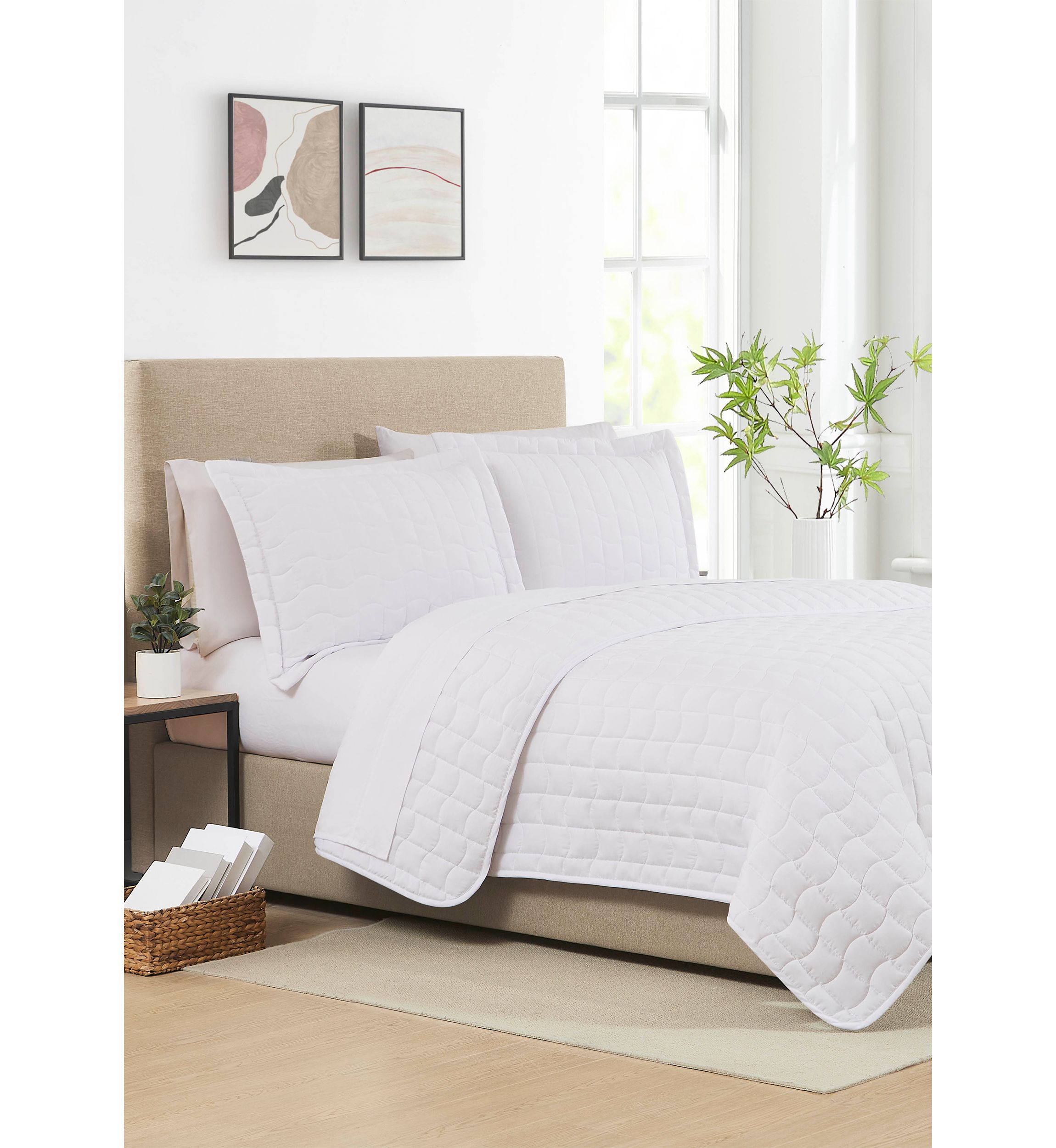 White Tile Pre Washed Quilt Set
