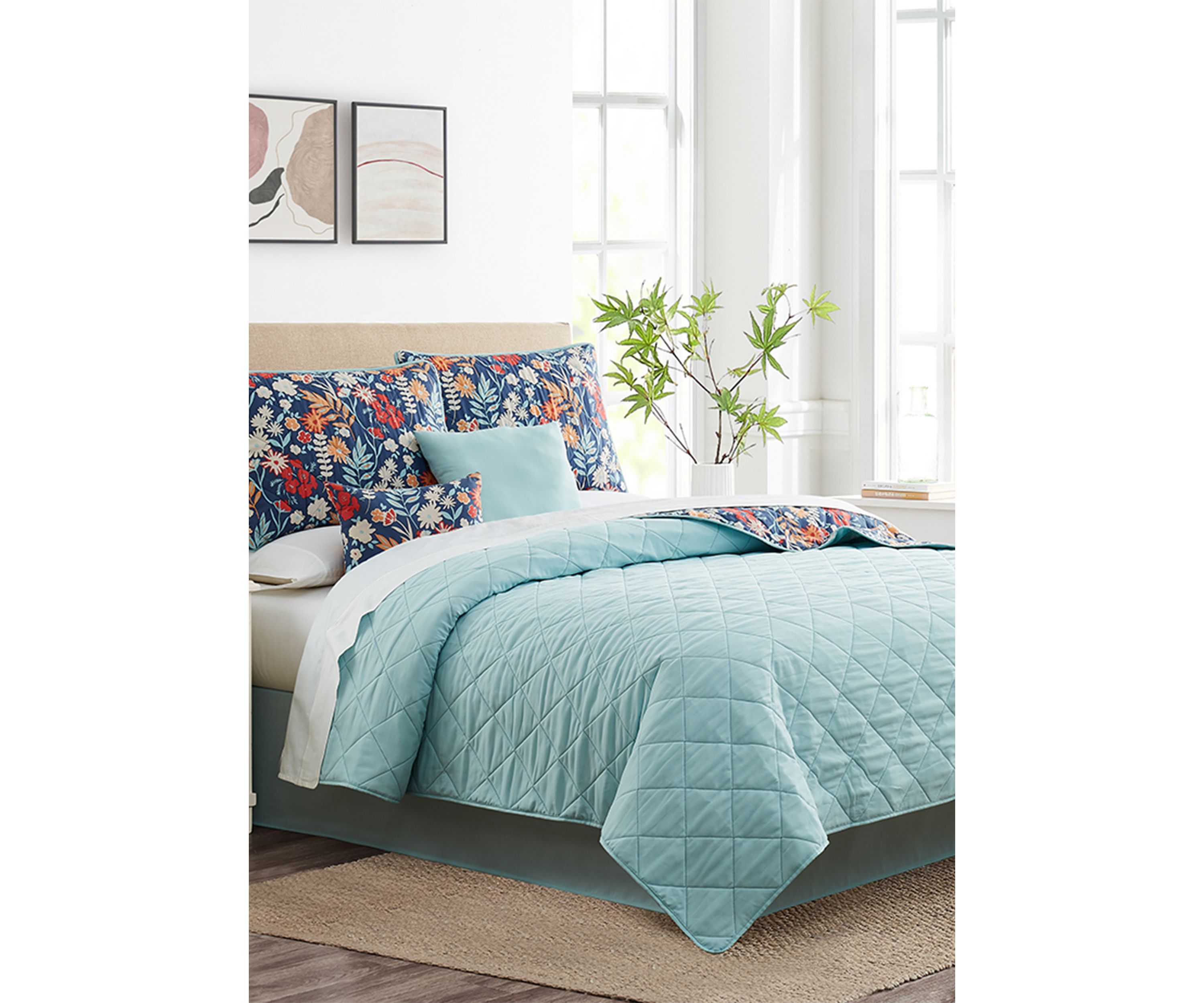 Navy Daisy 6-Piece Quilt Set