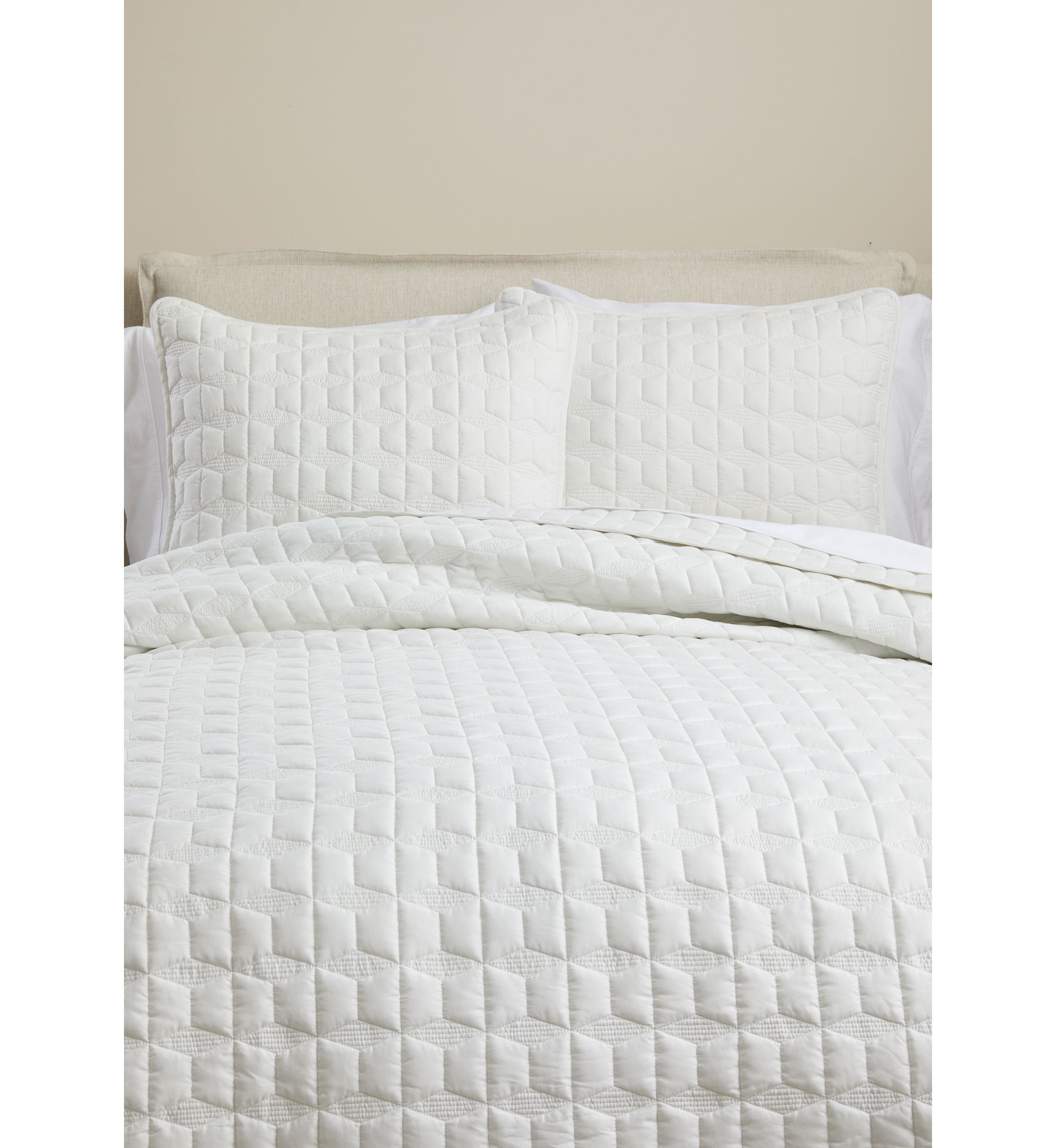 Diamond Block Embroidered Quilt 3-Piece Set