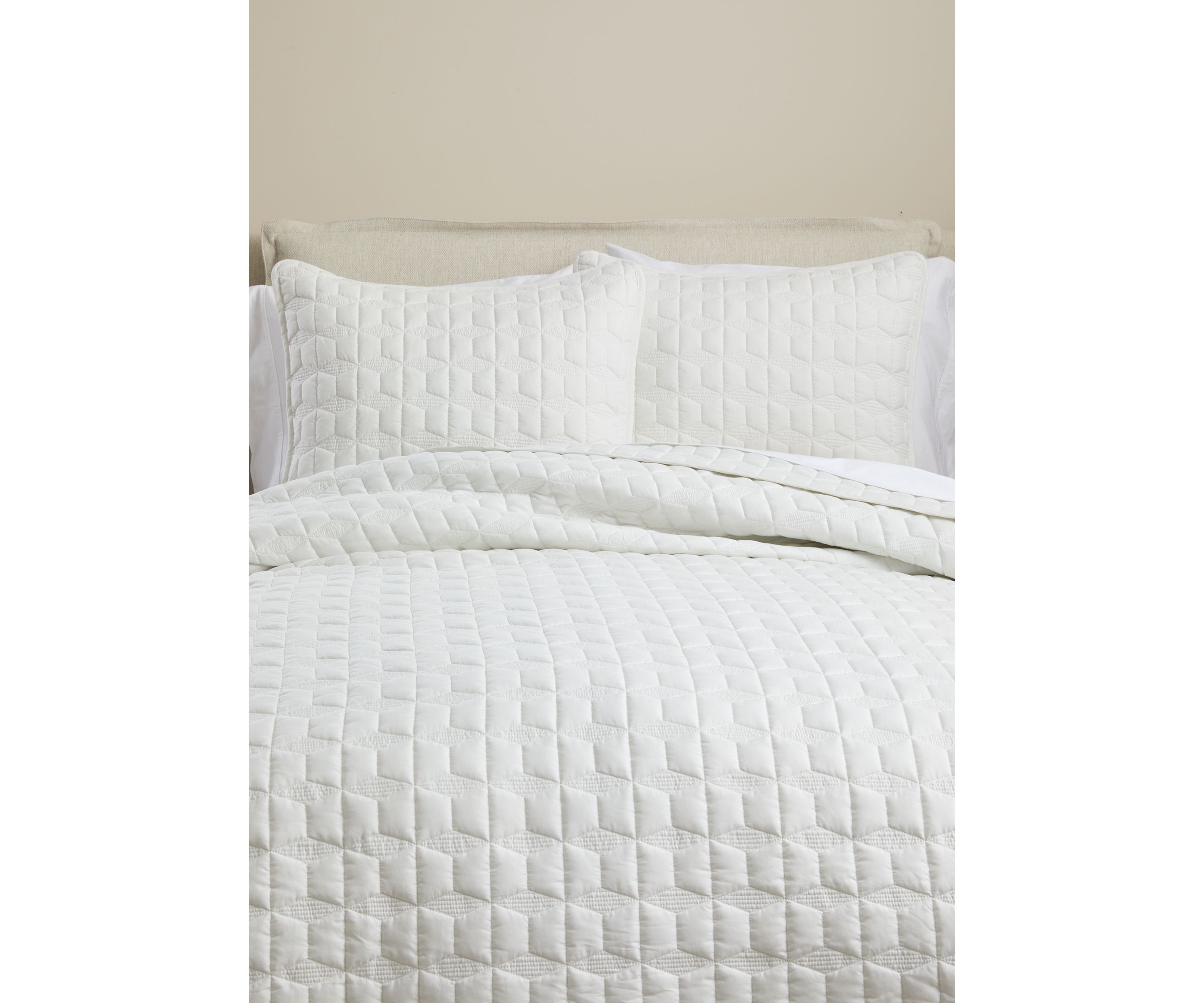 Diamond Block Embroidered Quilt 3-Piece Set