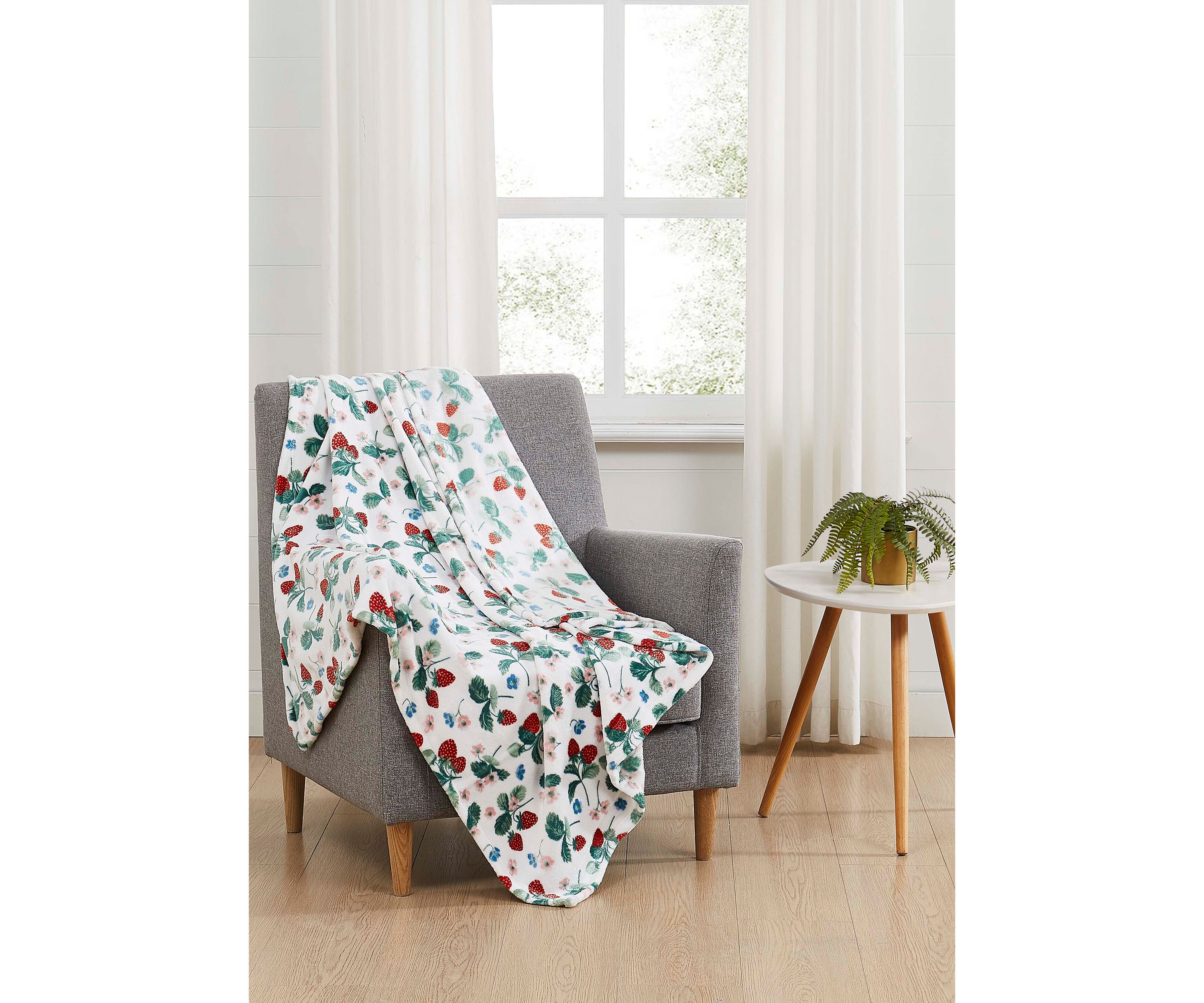 Berry Printed Plush Throw Blanket