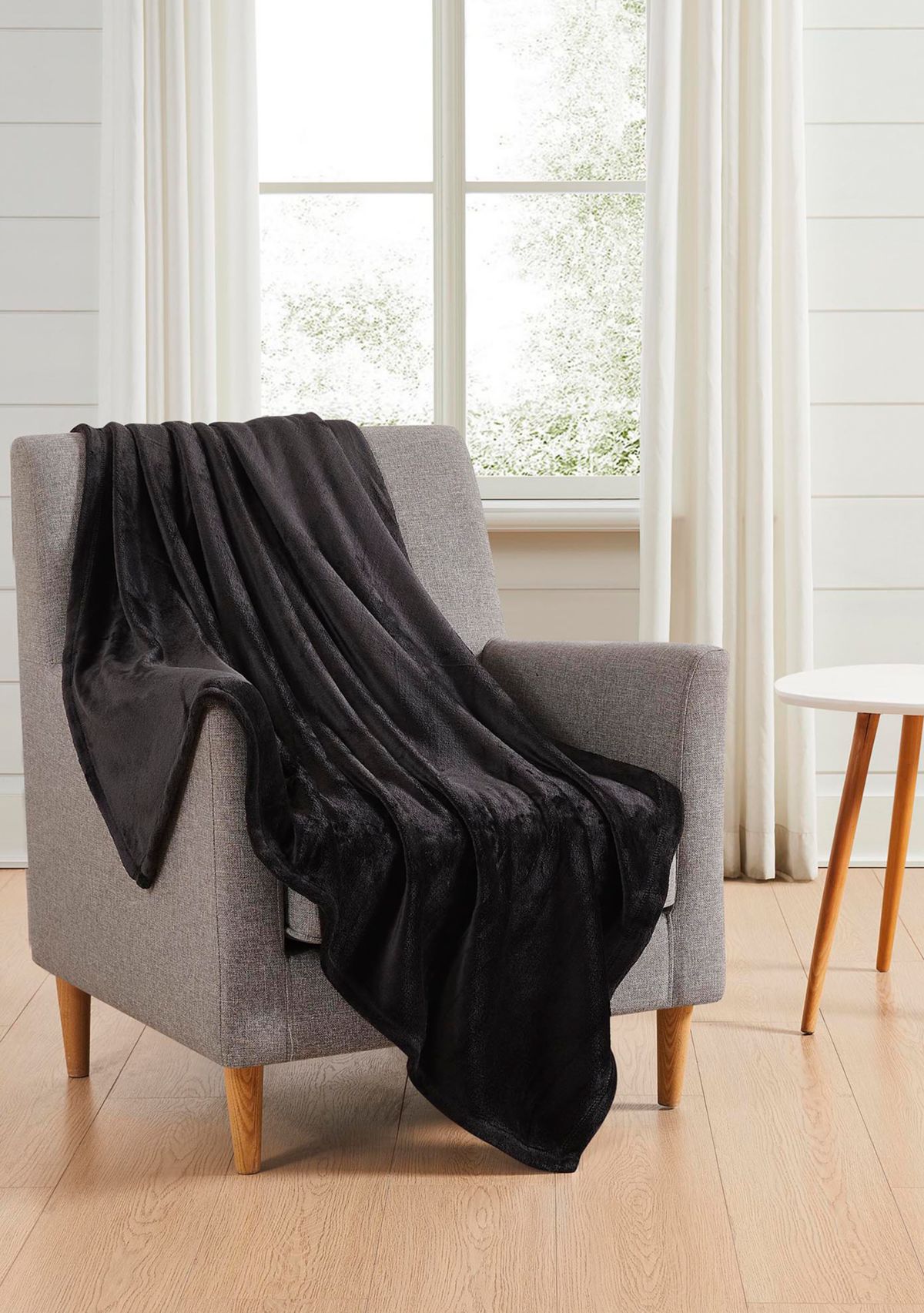 Solid Plush Throw Blanket