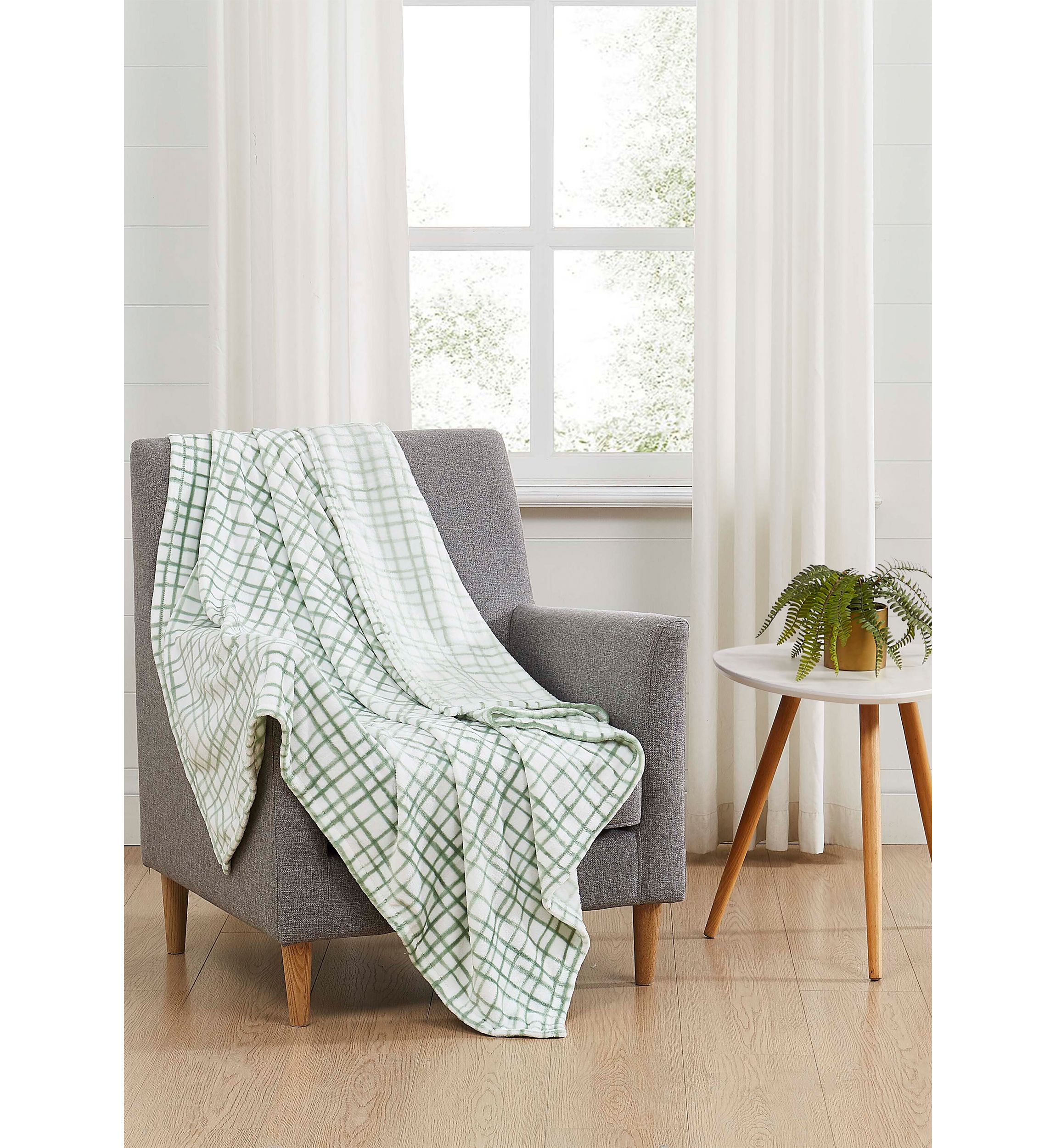 Grid Printed Plush Throw Blanket