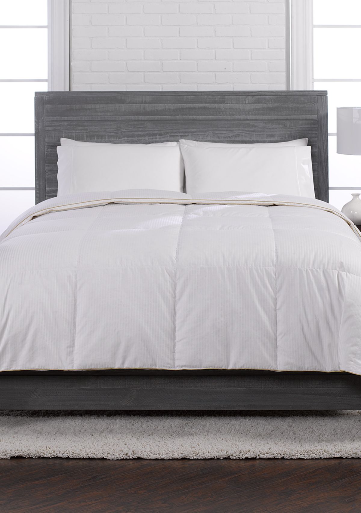 Medium Warmth Down Comforter for All Seasons