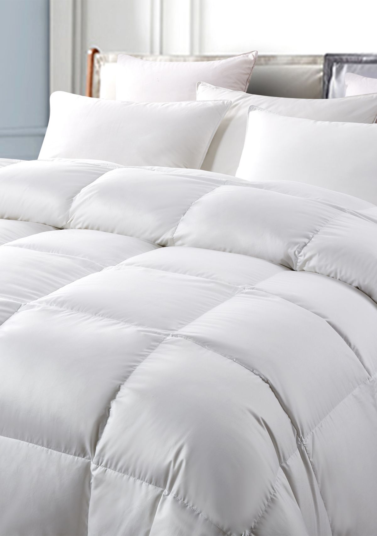 Light Warmth White Down Fiber Comforter