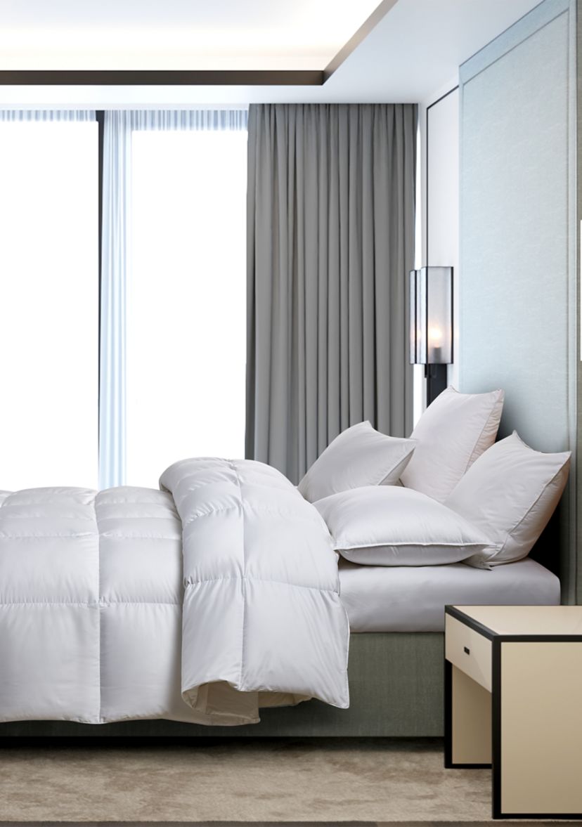 All Season White Down Fiber Comforter