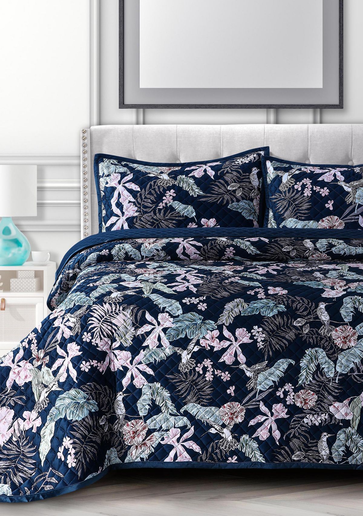 Pariza Printed Oversized Velvet Quilt Set