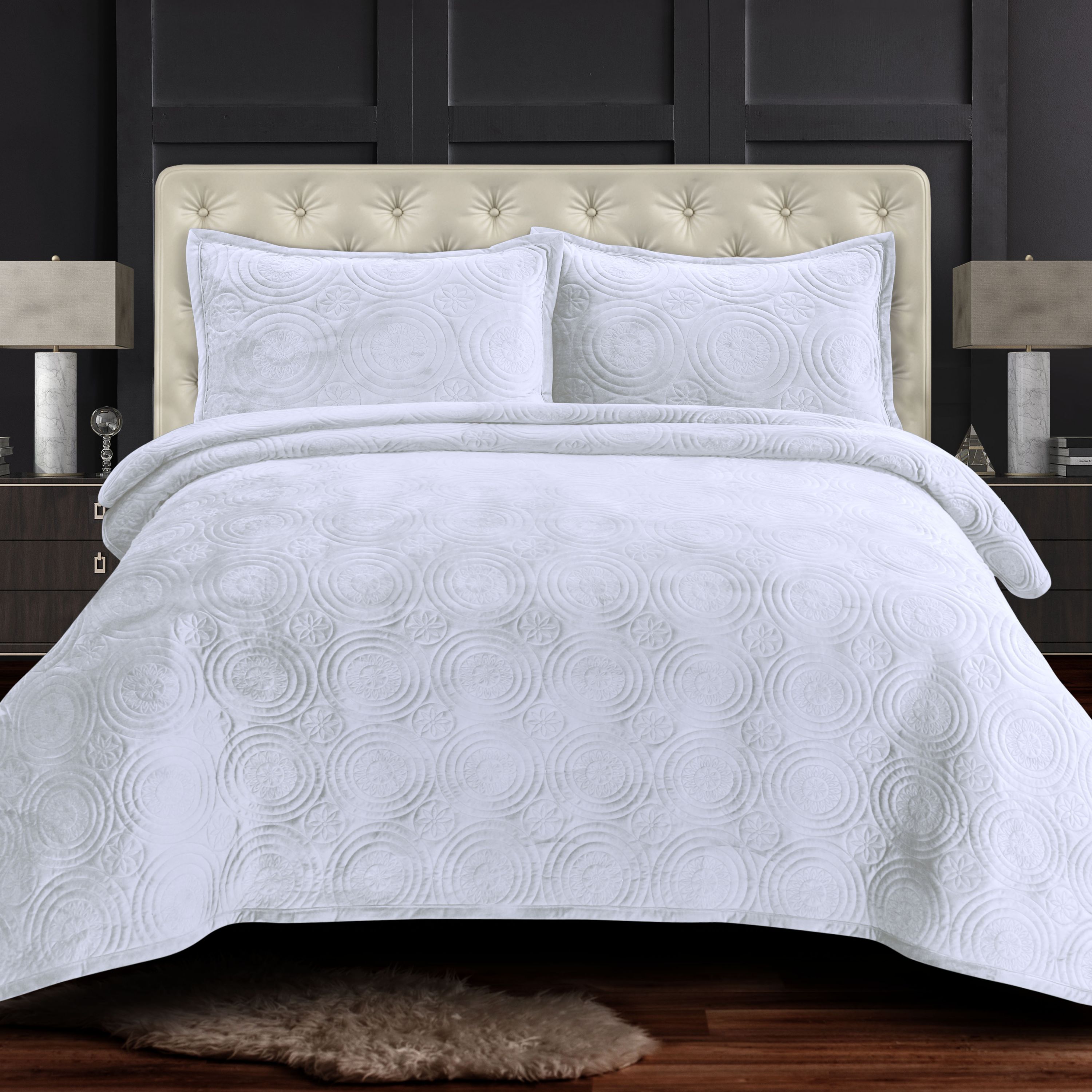 Capri Medallion Oversized Velvet Quilt Set