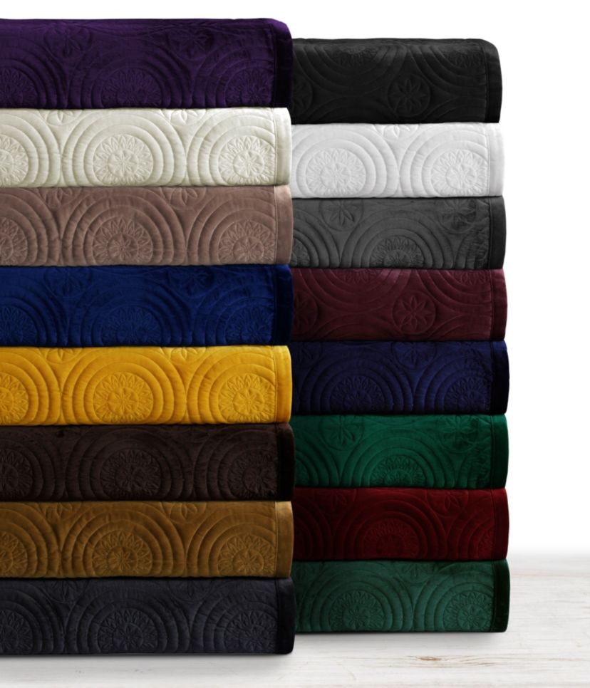 Capri Medallion Oversized Velvet Quilt Set