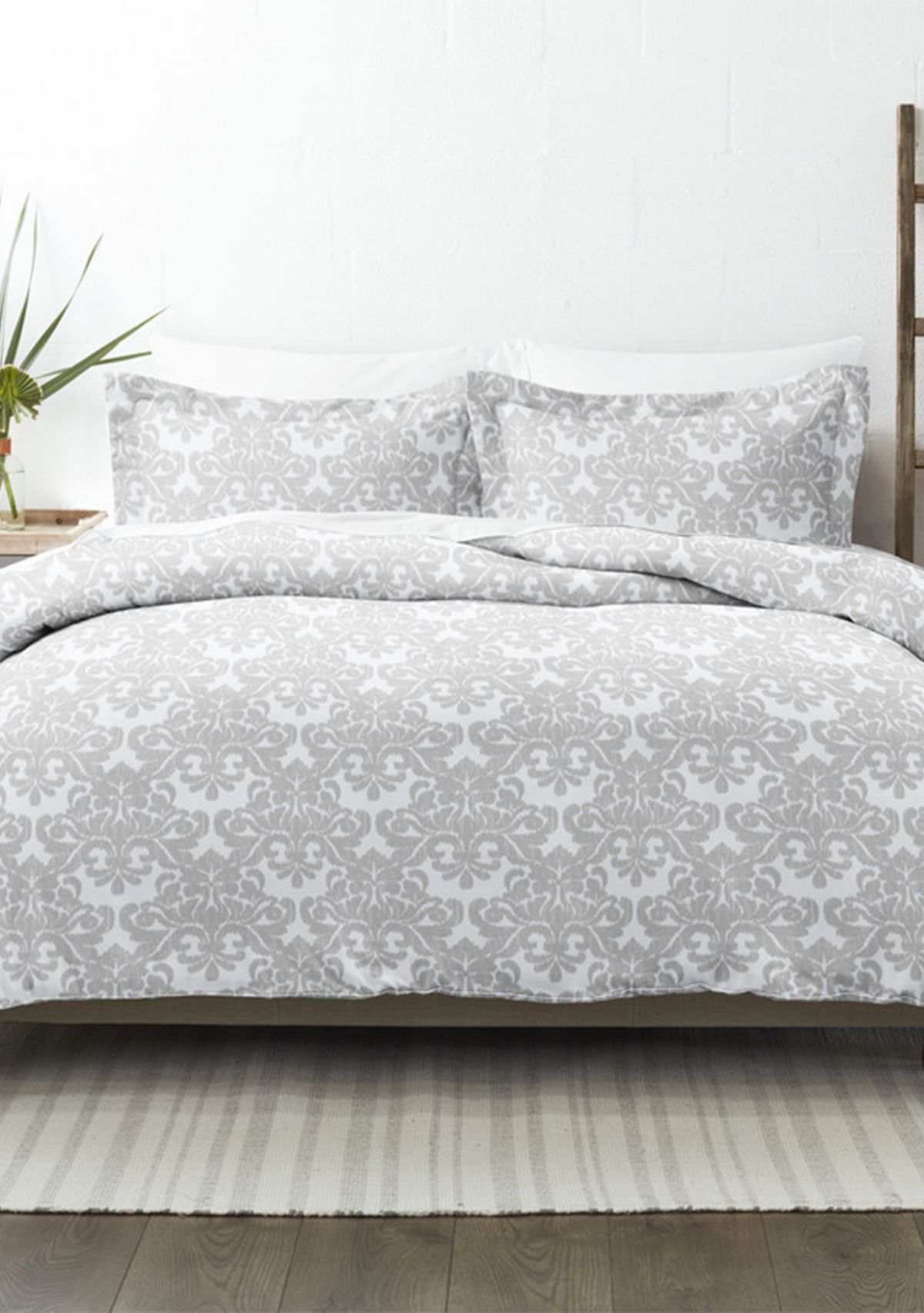 Premium Ultra Soft Soft Damask Pattern 3 Piece  Duvet Cover Set