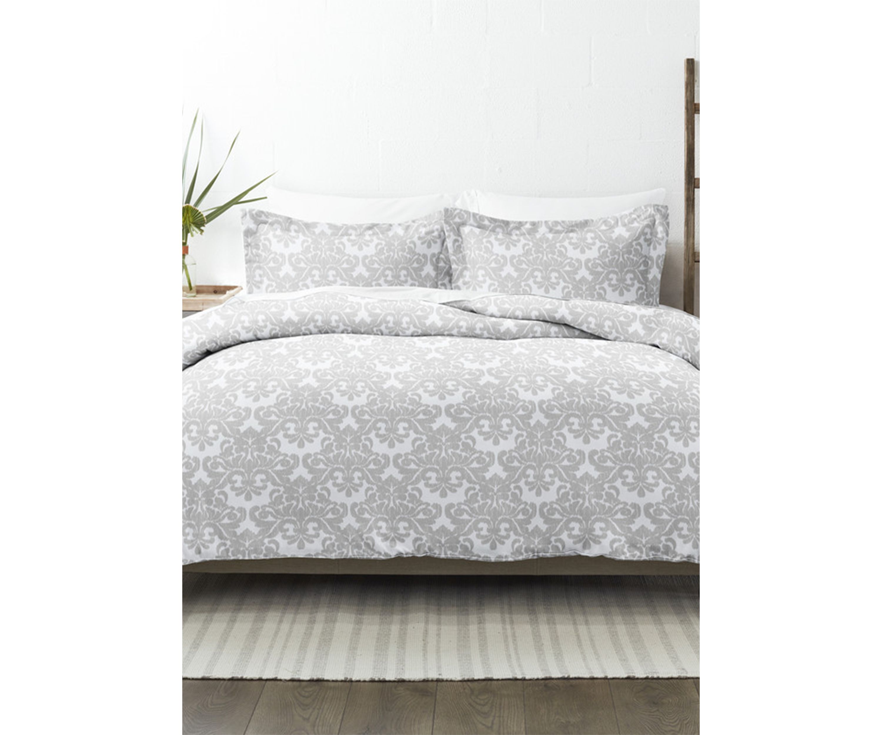 Premium Ultra Soft Soft Damask Pattern 3 Piece  Duvet Cover Set