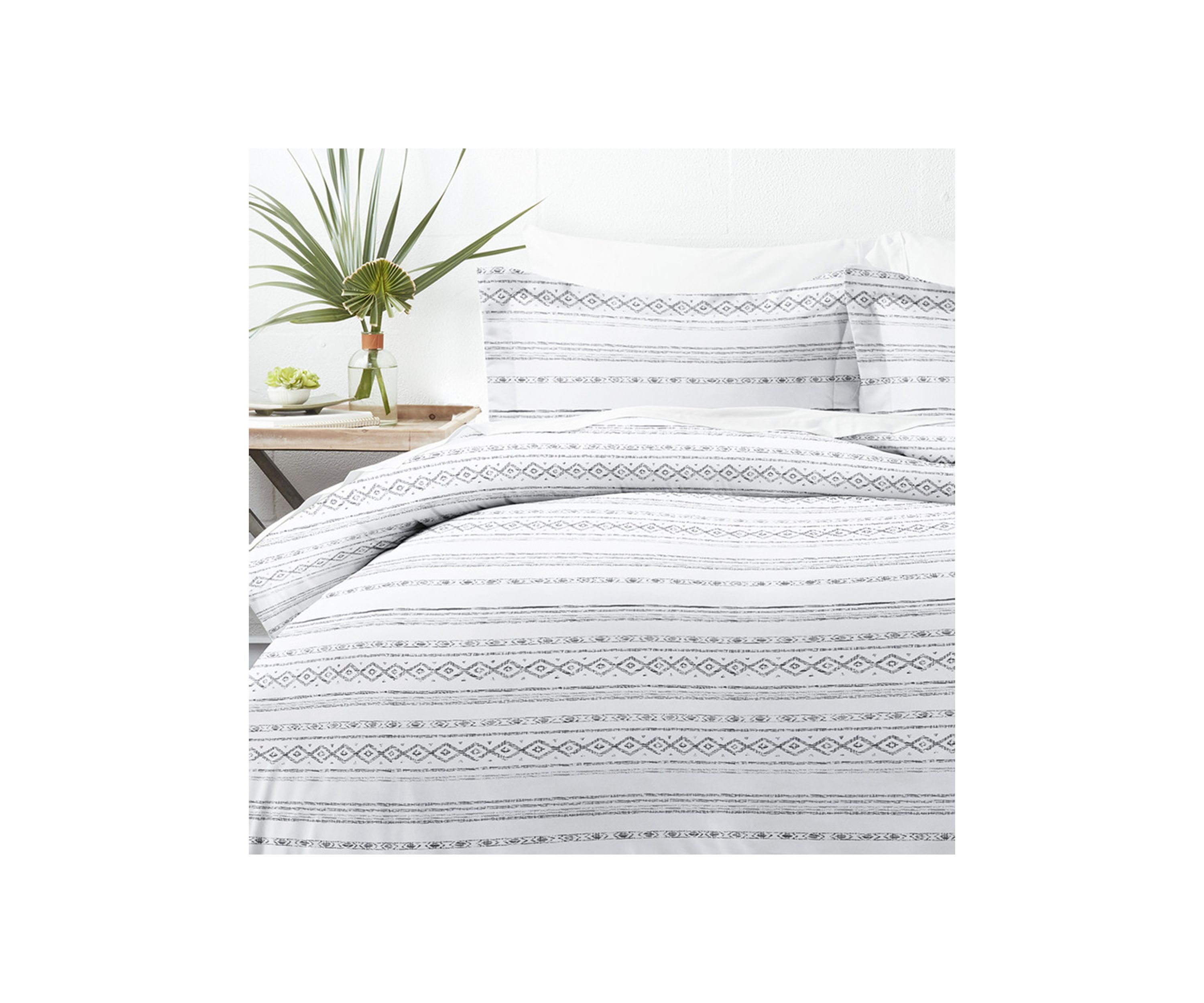 Premium Ultra Soft Geo Threads Pattern 3 Piece Duvet Cover Set