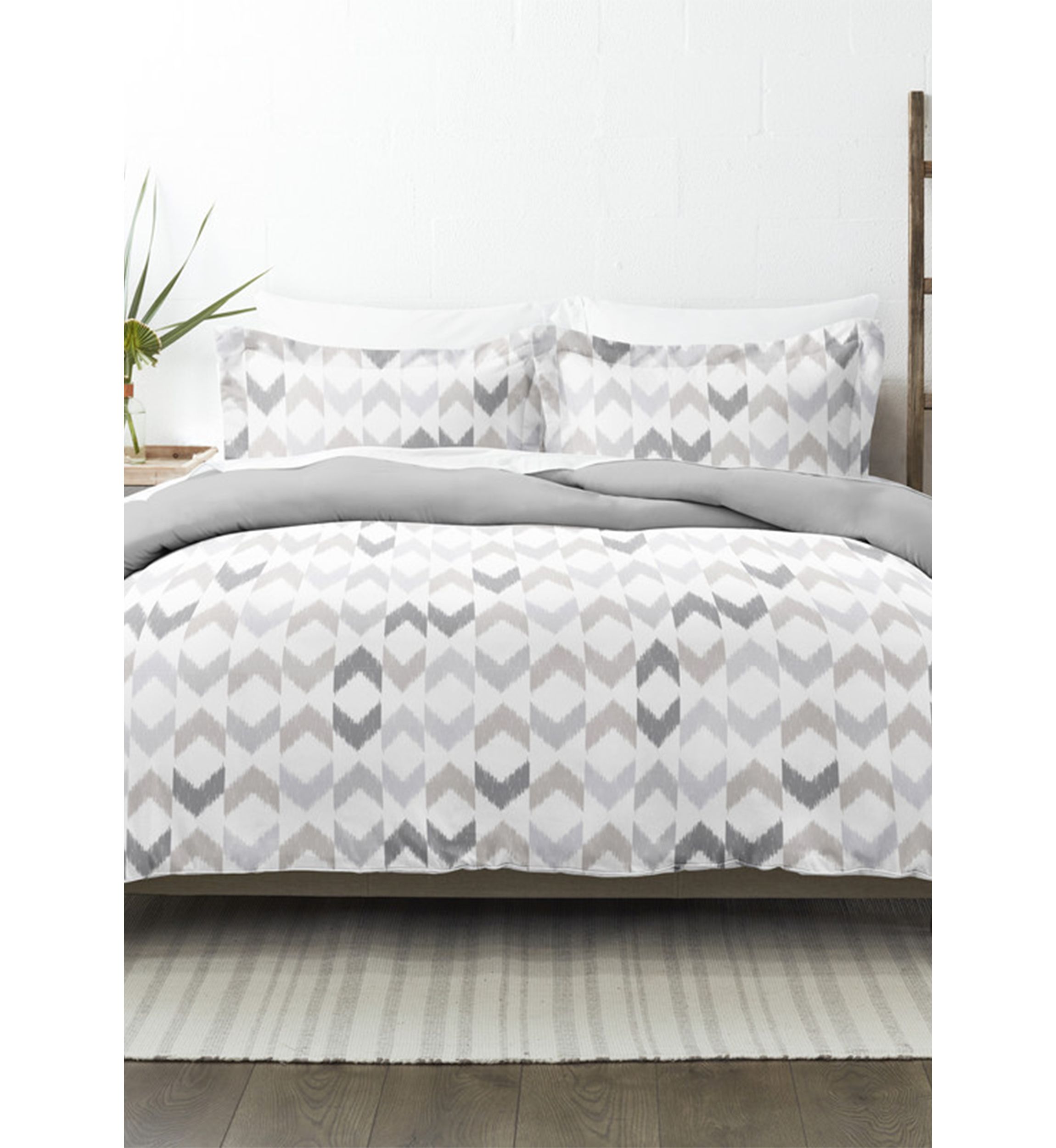 Premium Ultra Soft Chevron Sleep Pattern 3 Piece Reversible Duvet Cover Set