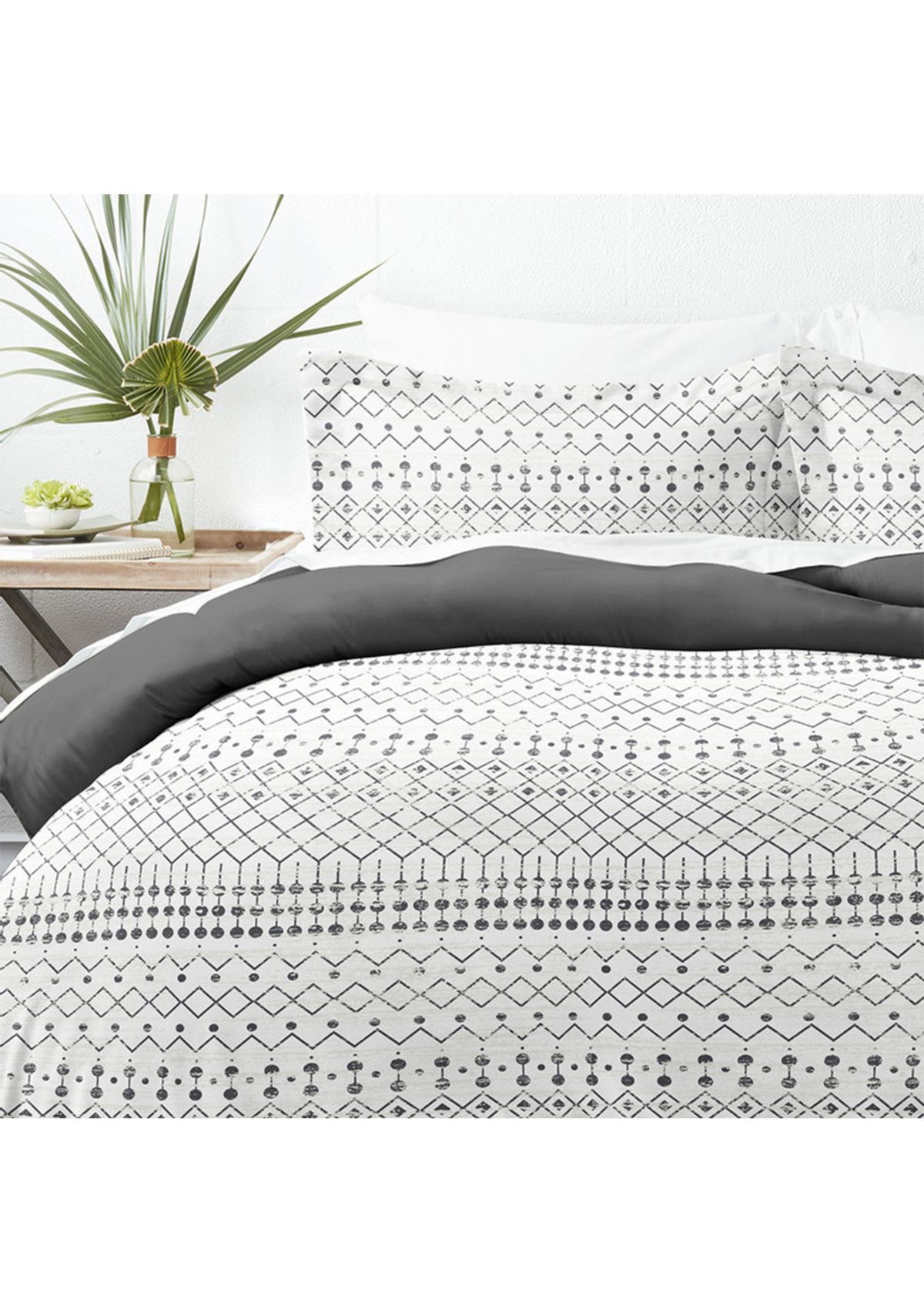 Premium Ultra Soft Etched Gate Pattern 3 Piece Reversible Duvet Cover Set