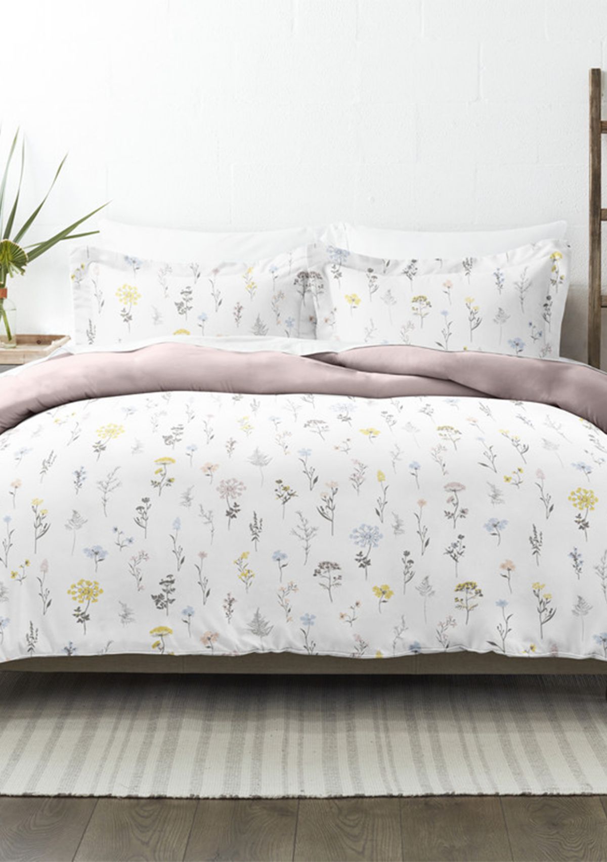 Premium Ultra Soft Wild Flower Pattern 3 Piece Reversible Duvet Cover Set