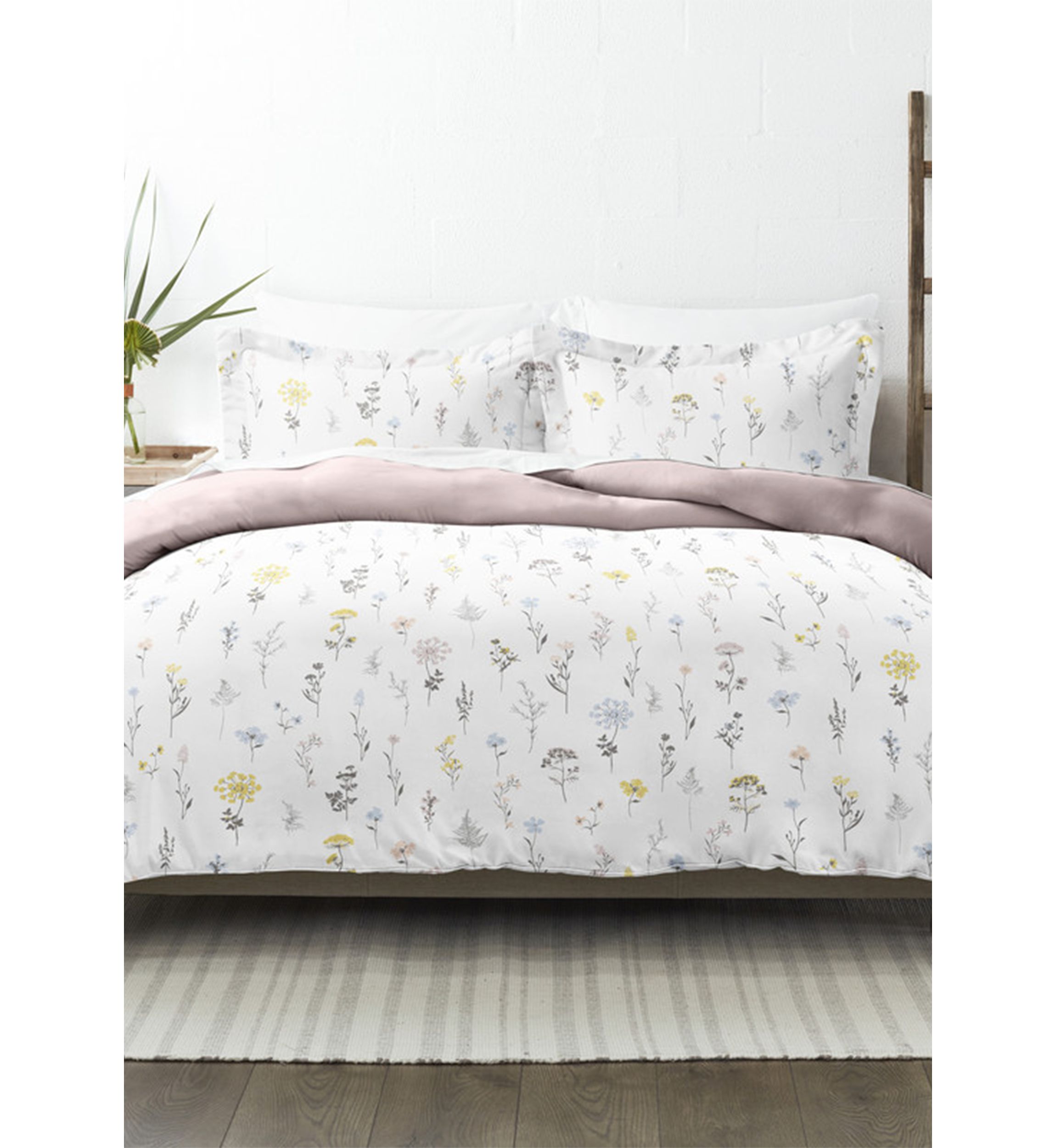 Premium Ultra Soft Wild Flower Pattern 3 Piece Reversible Duvet Cover Set