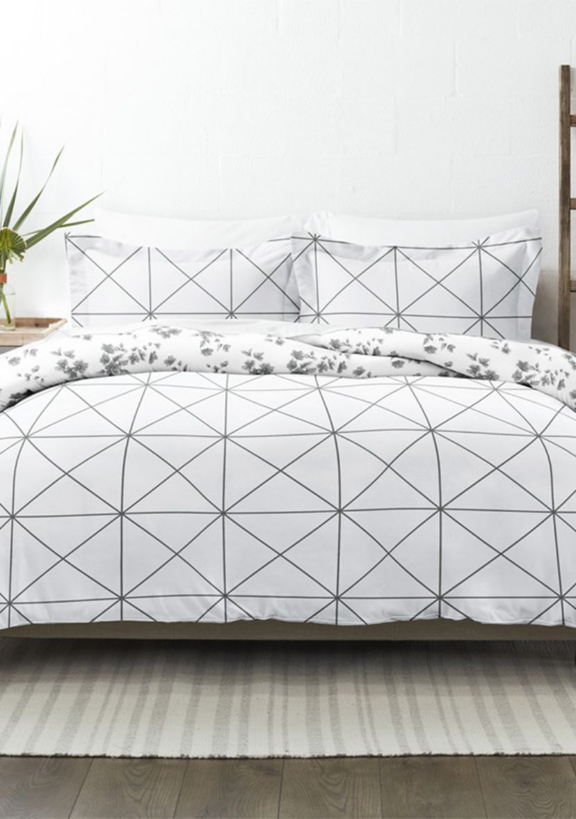 Premium Ultra Soft Edgy Flowers Pattern 3 Piece Reversible Duvet Cover Set