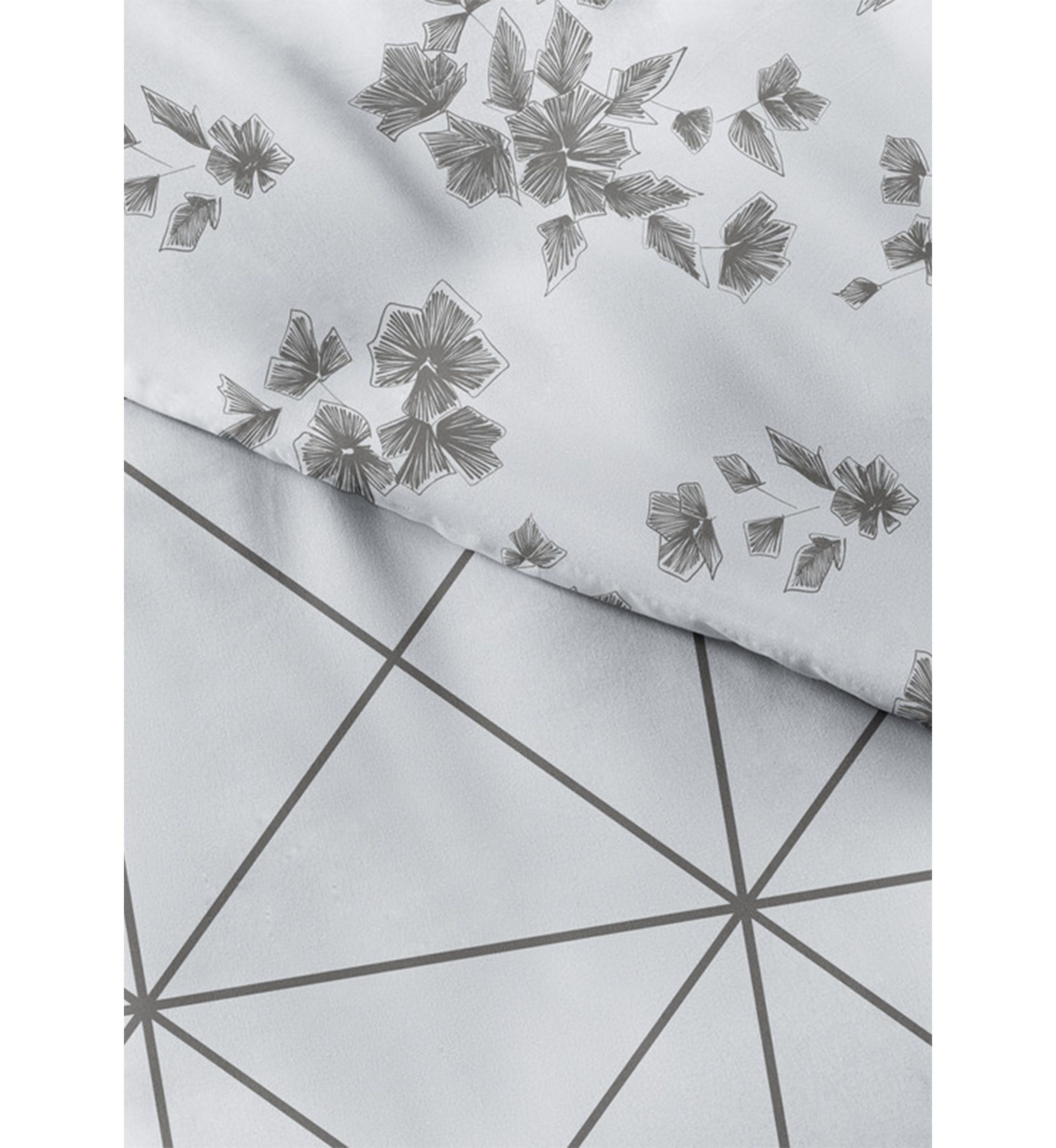 Premium Ultra Soft Edgy Flowers Pattern 3 Piece Reversible Duvet Cover Set